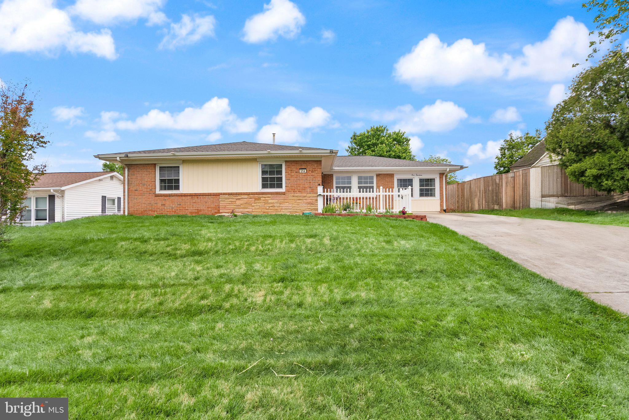 514 W NETTLE TREE ROAD