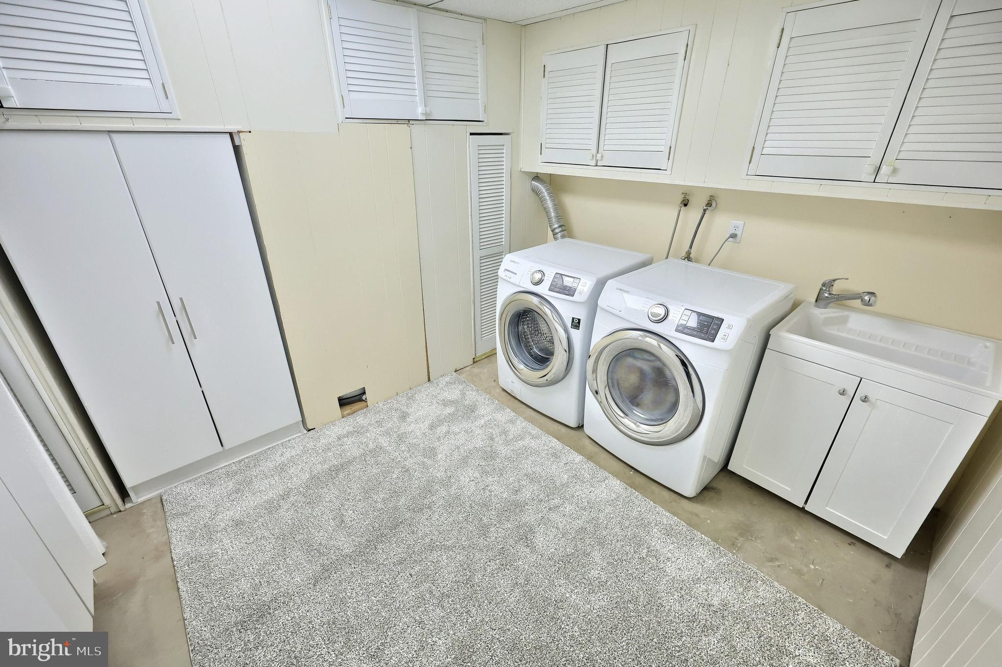 FAIRVIEW HILLS - Residential