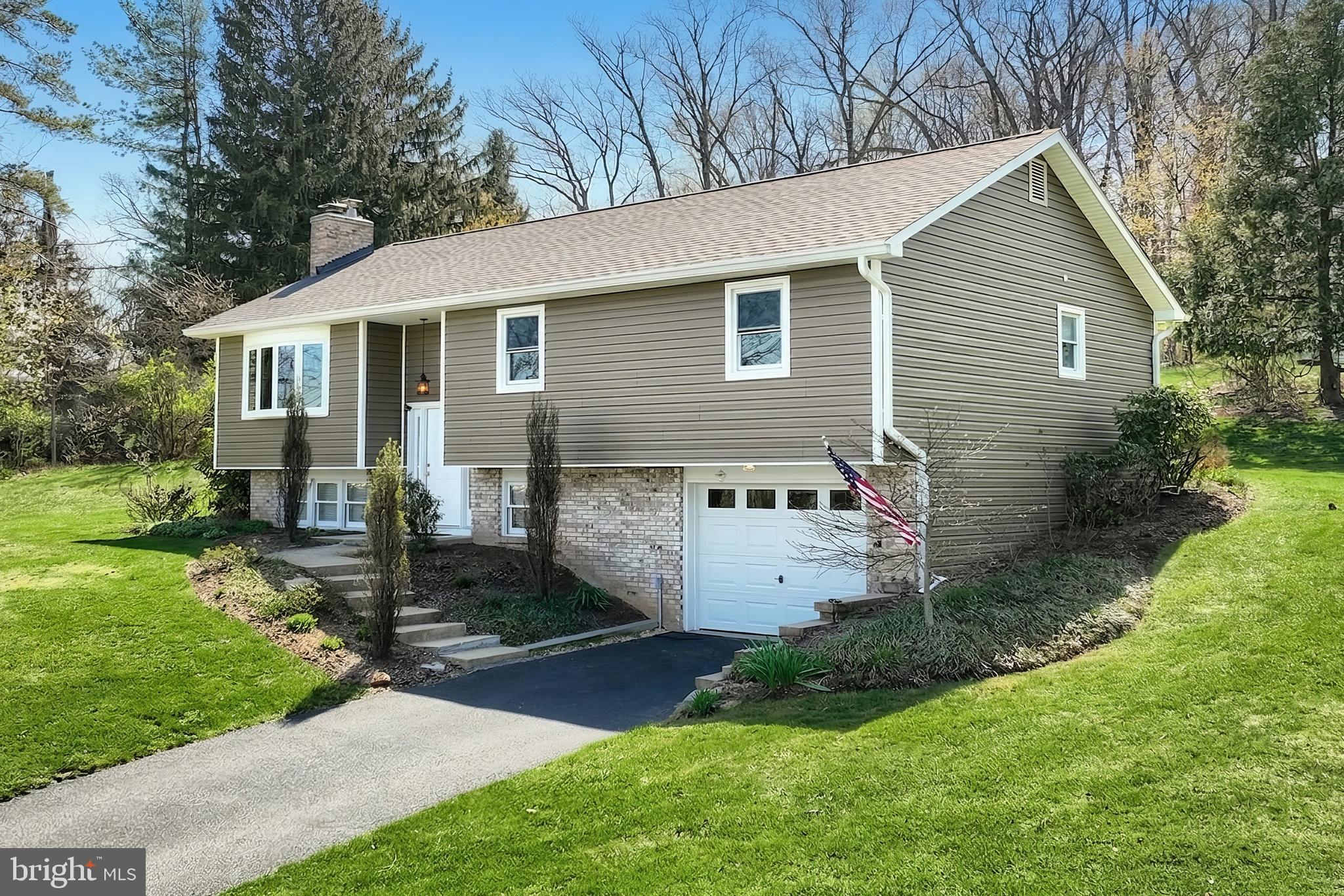 FAIRVIEW HILLS - Residential