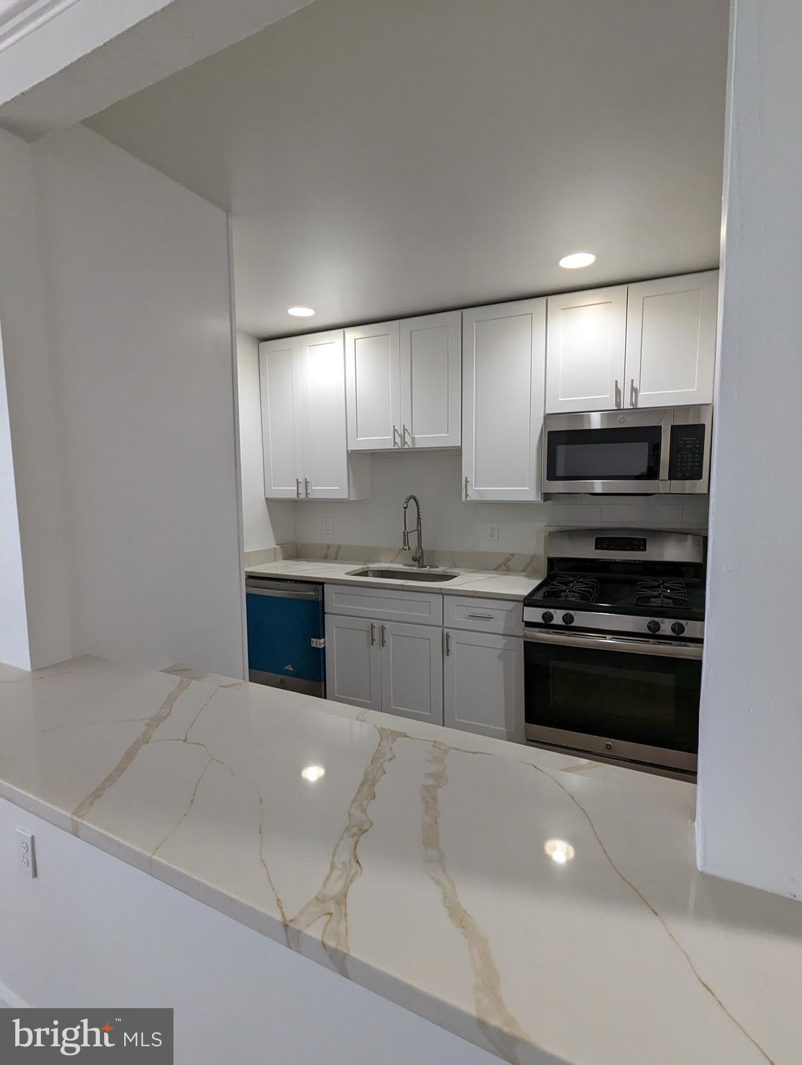 HOLLY HILL CONDOMINIUMS - Residential Lease