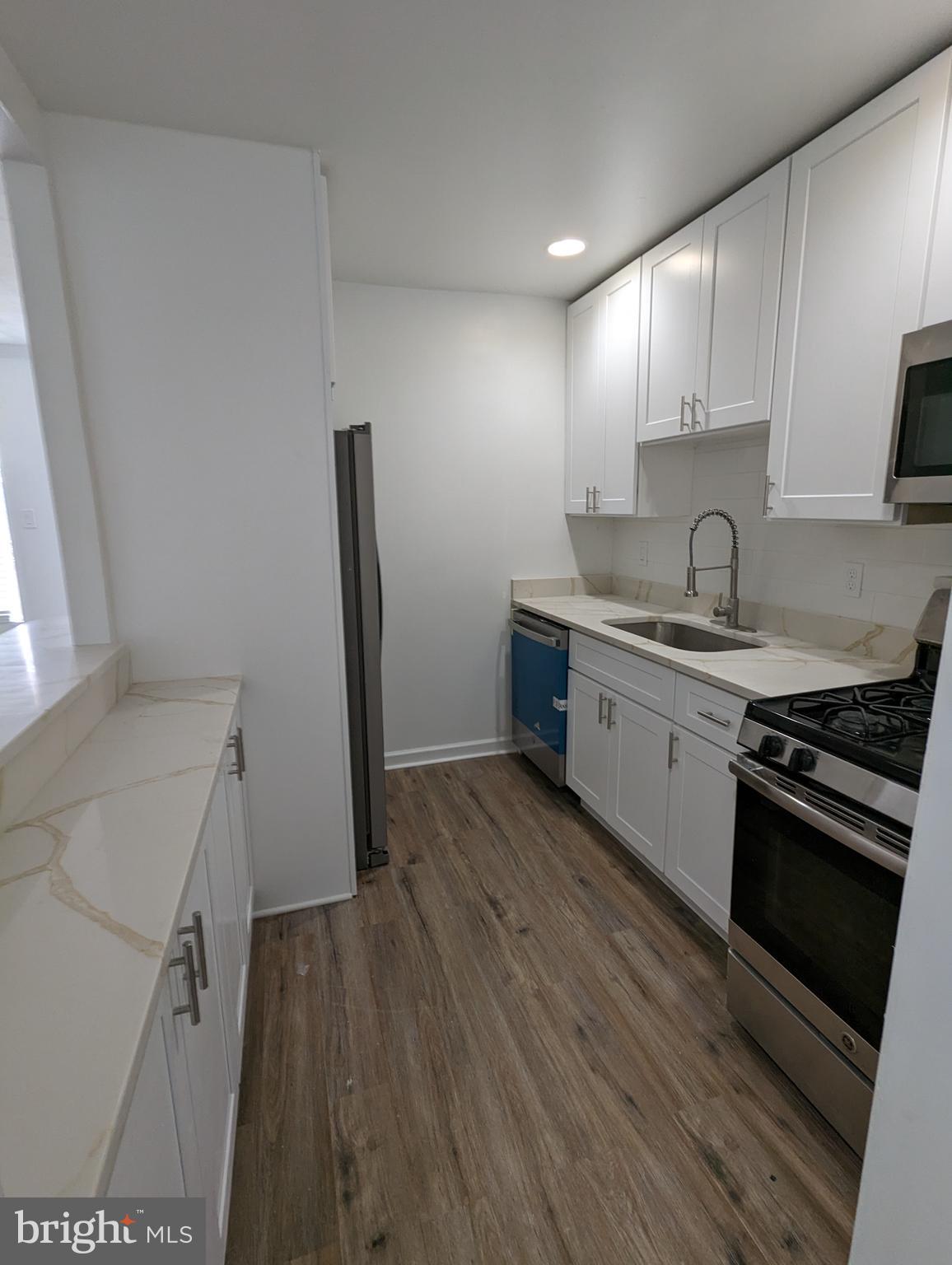 HOLLY HILL CONDOMINIUMS - Residential Lease