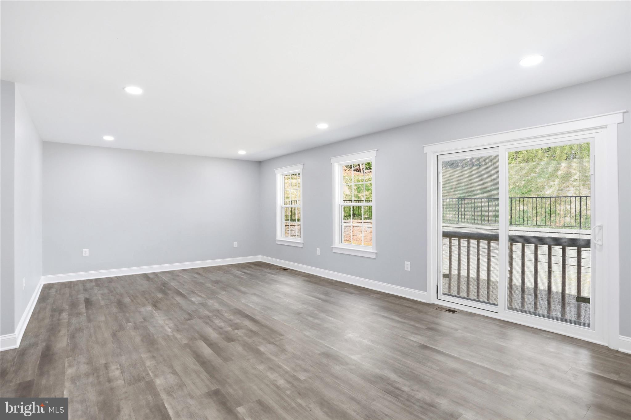 WARREN E CARSON EST - Residential