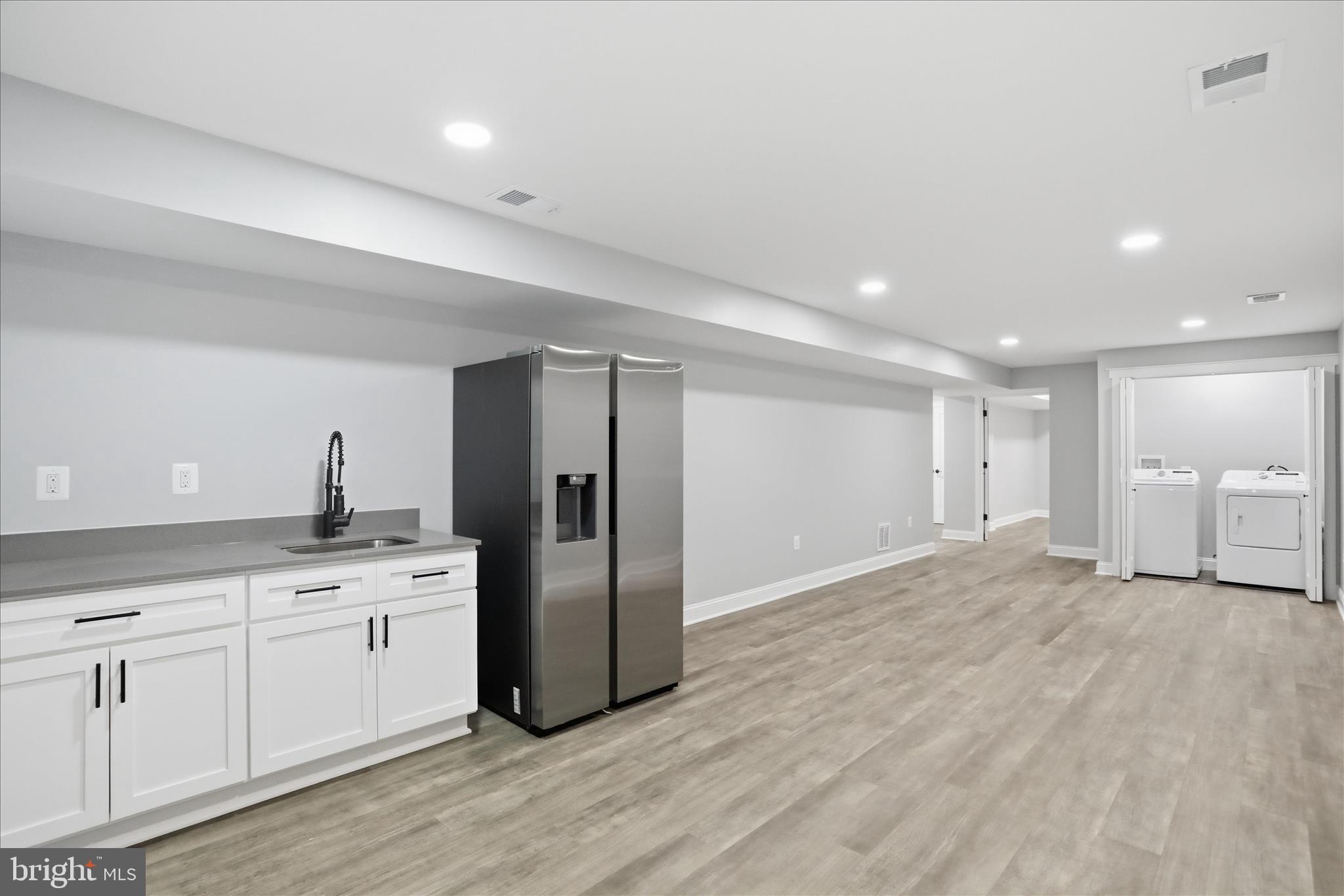 WARREN E CARSON EST - Residential