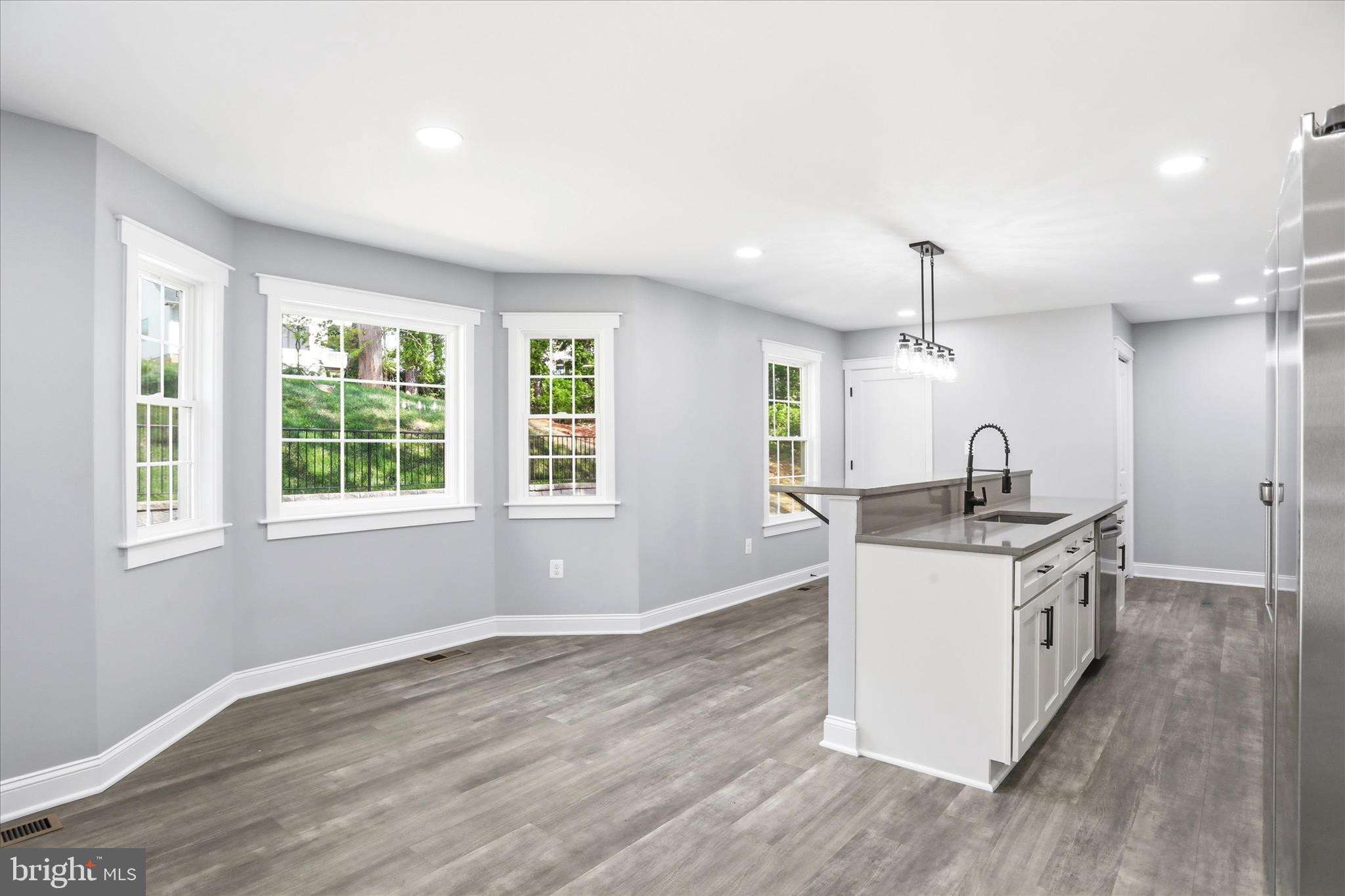 WARREN E CARSON EST - Residential