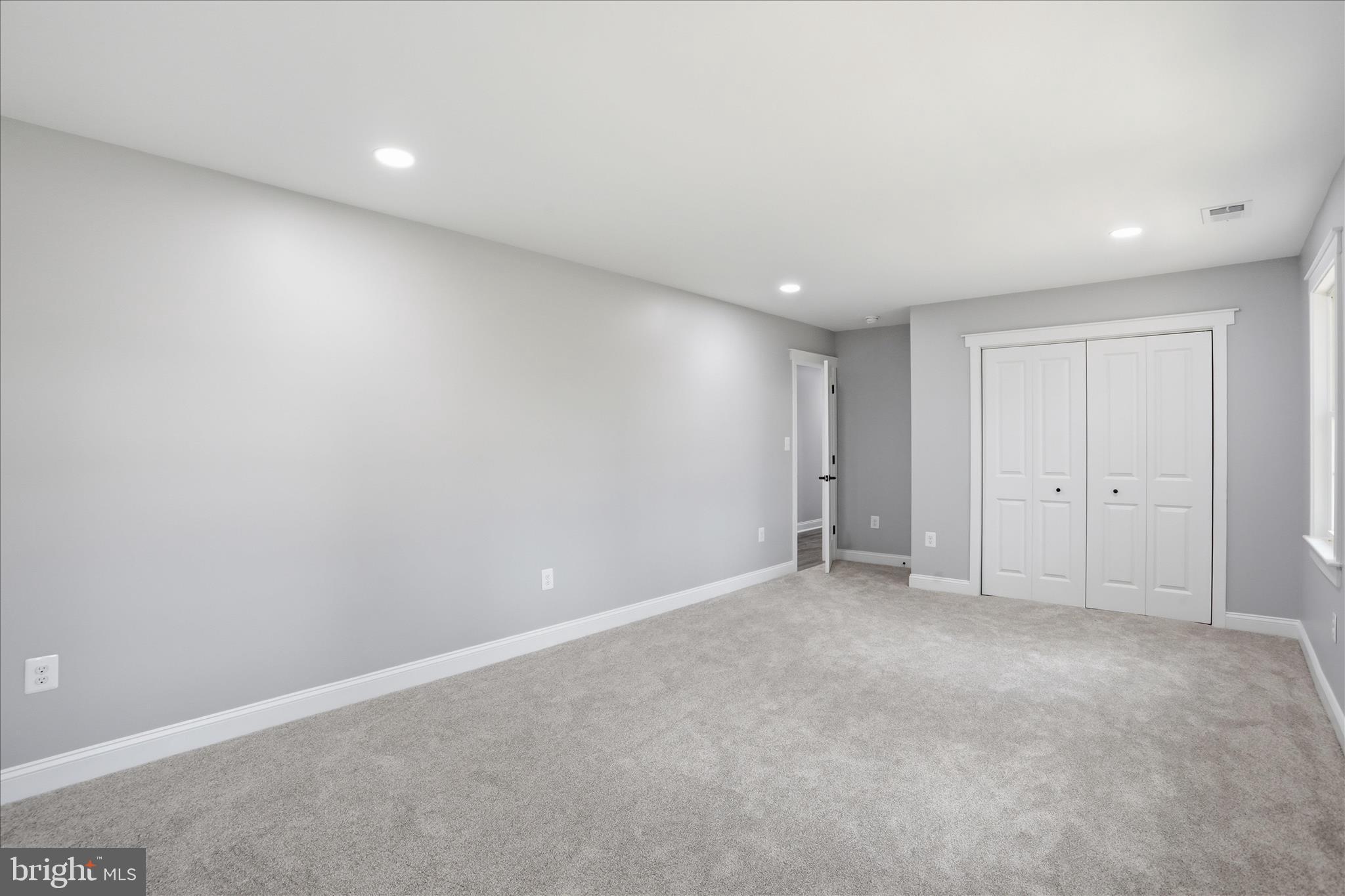 WARREN E CARSON EST - Residential