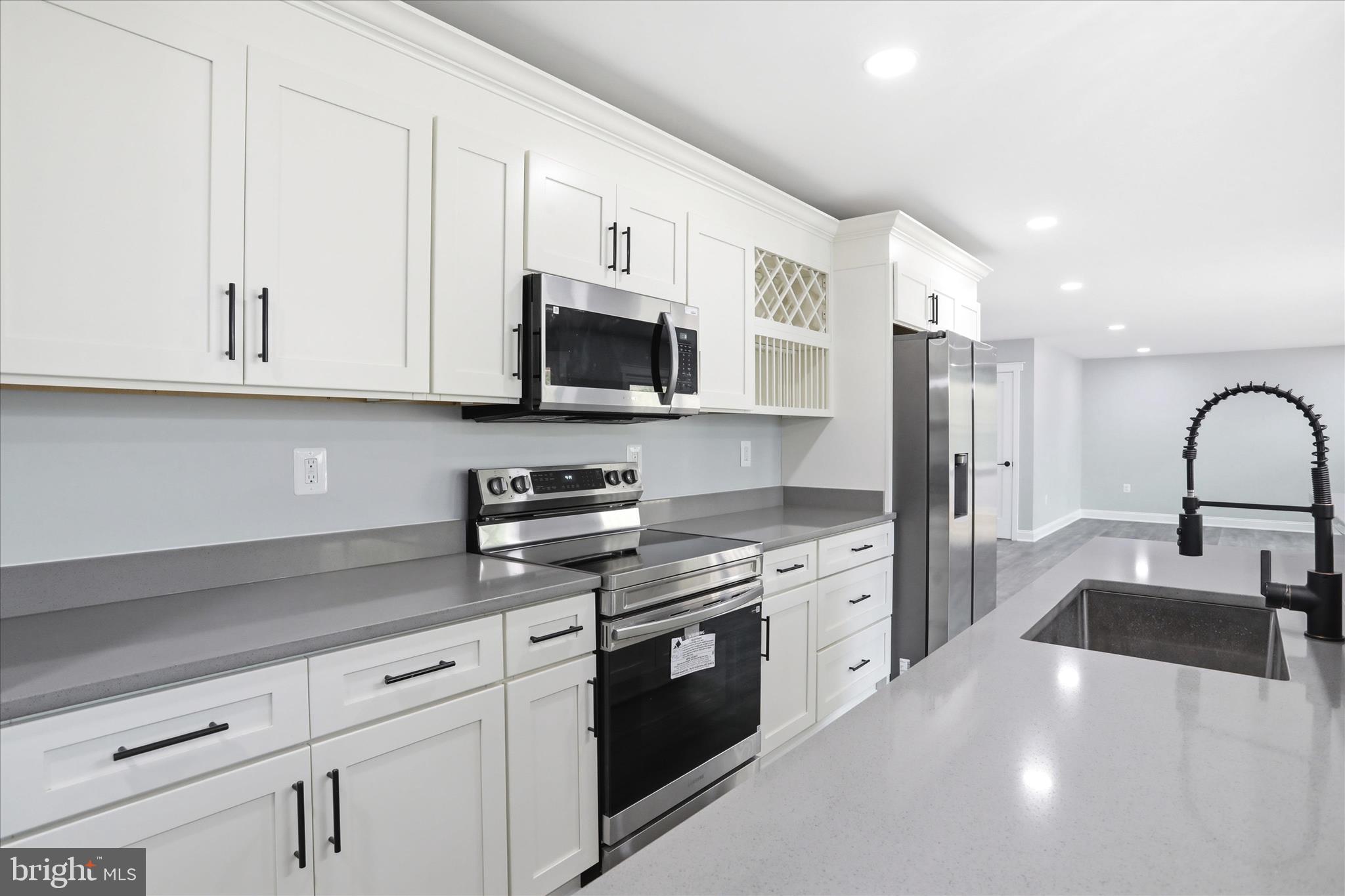 WARREN E CARSON EST - Residential