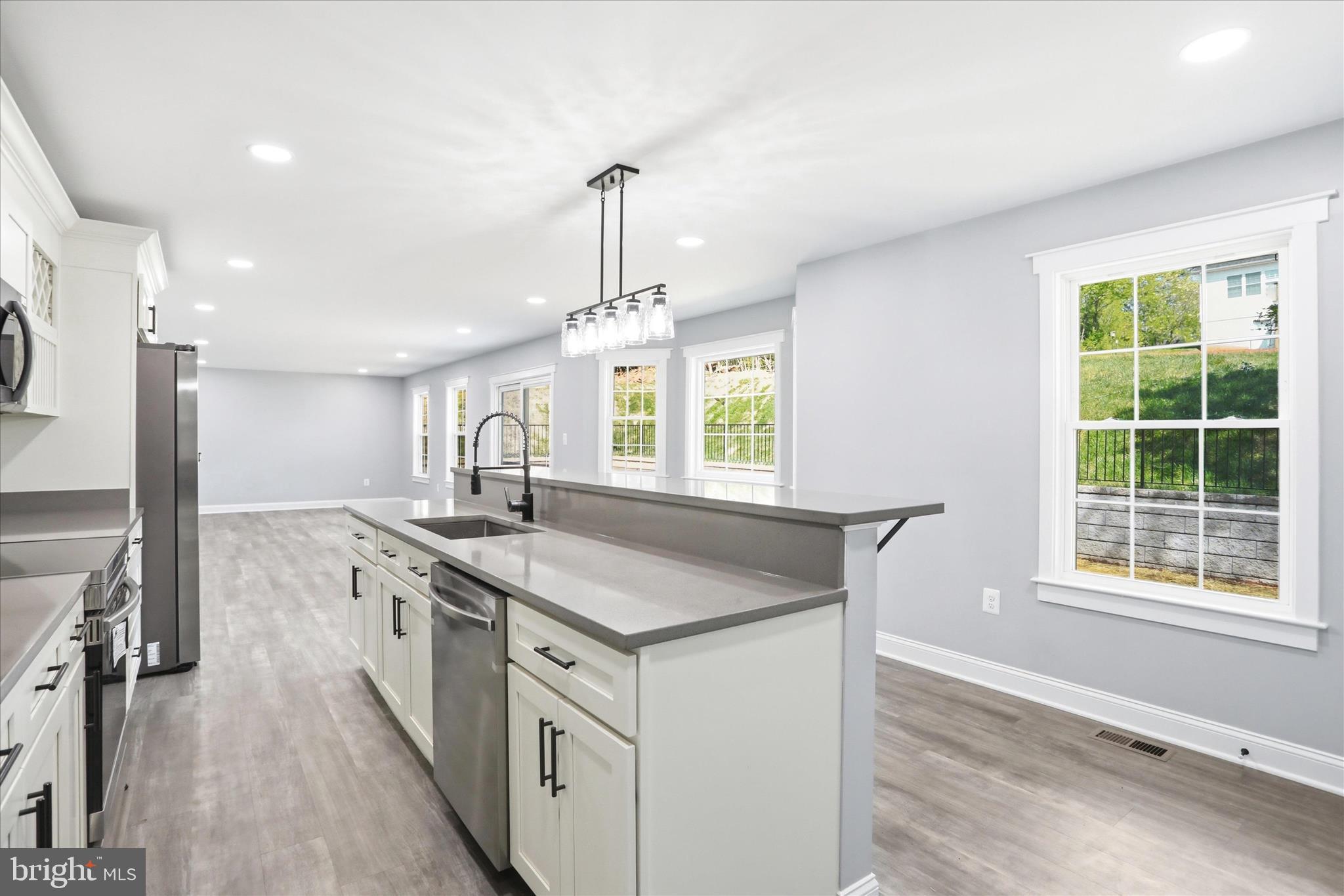 WARREN E CARSON EST - Residential