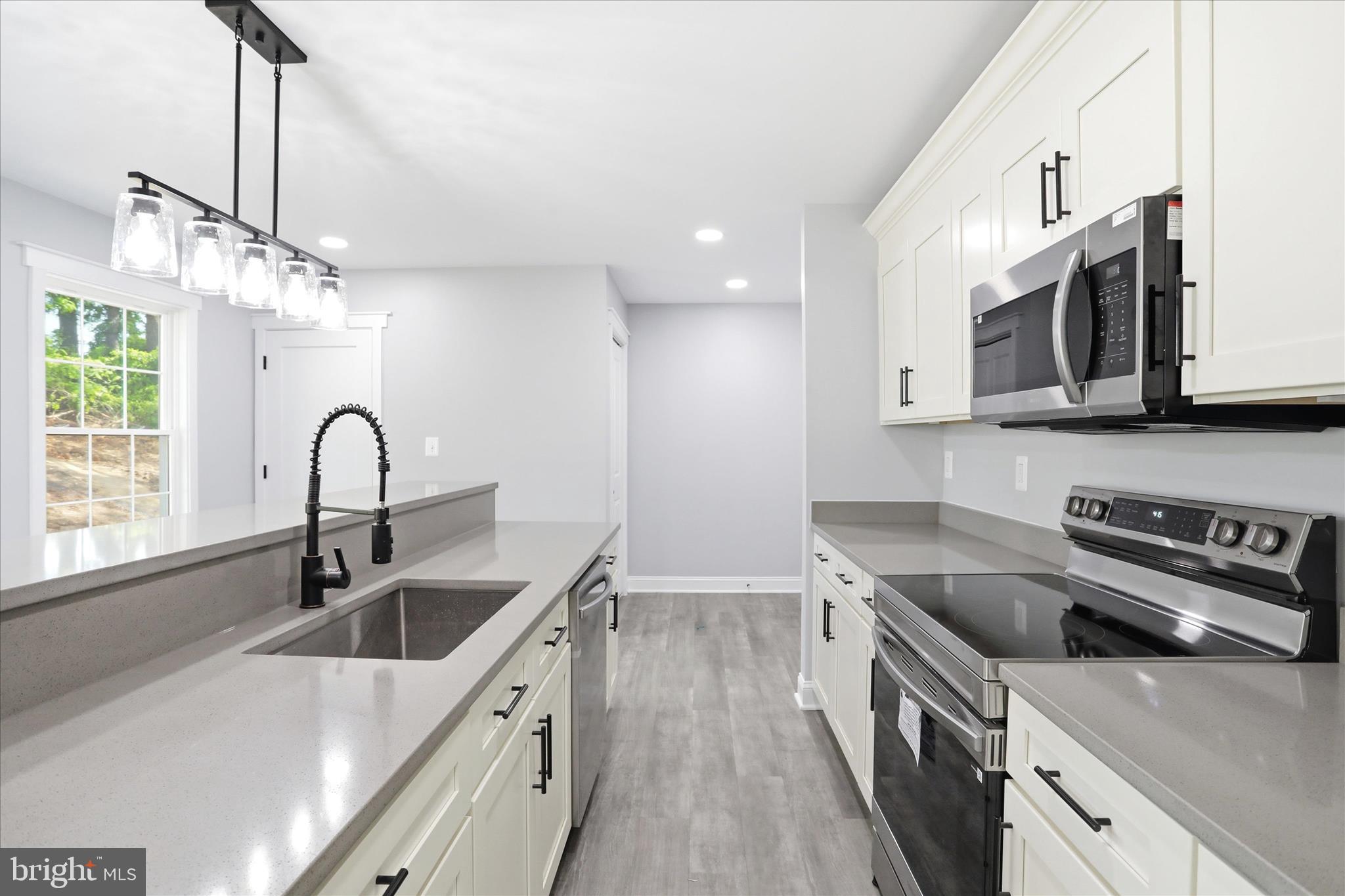 WARREN E CARSON EST - Residential