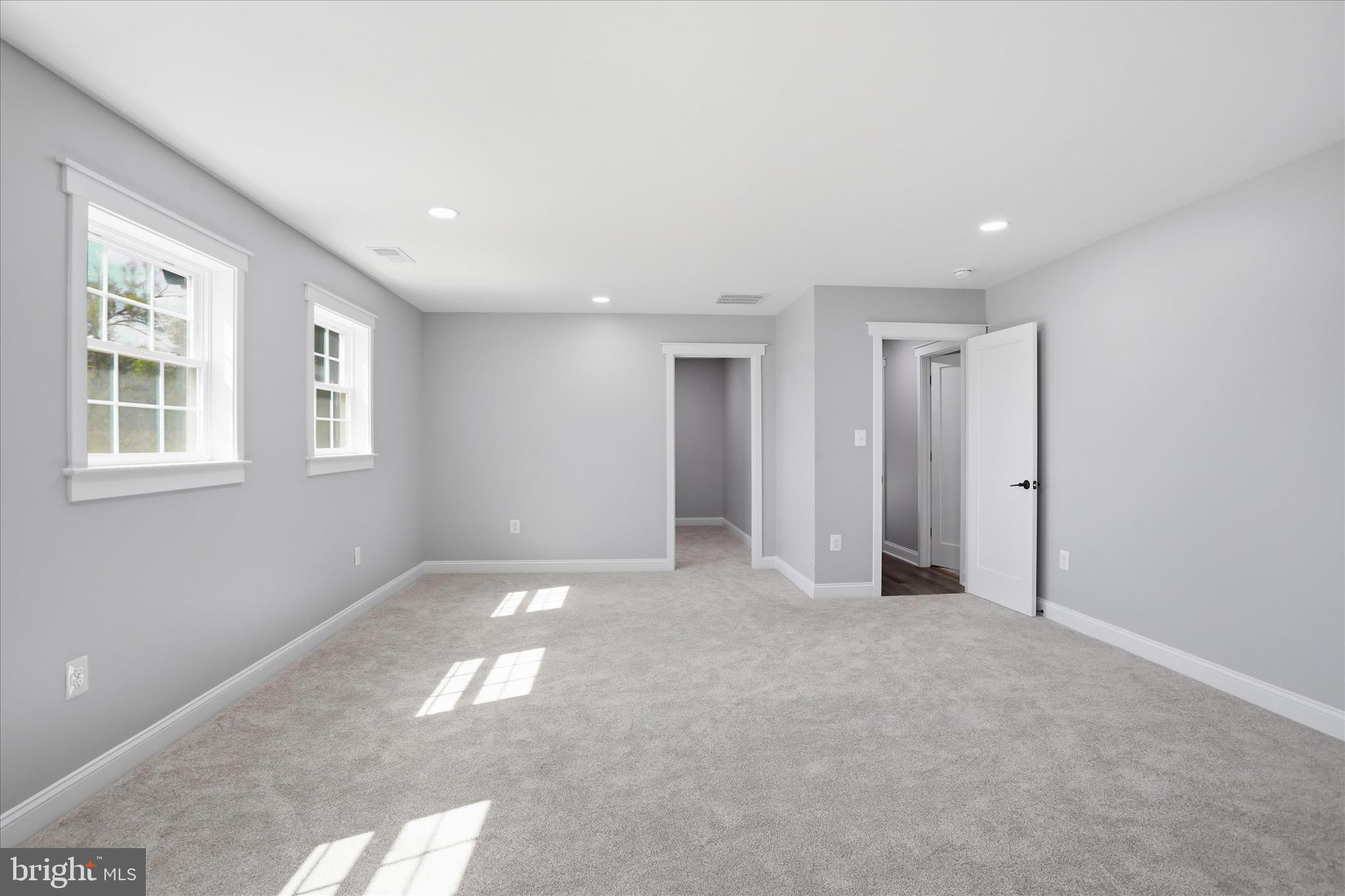 WARREN E CARSON EST - Residential