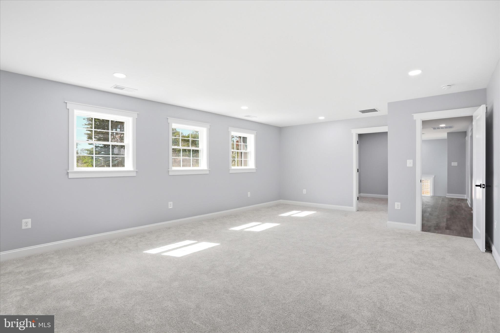 WARREN E CARSON EST - Residential