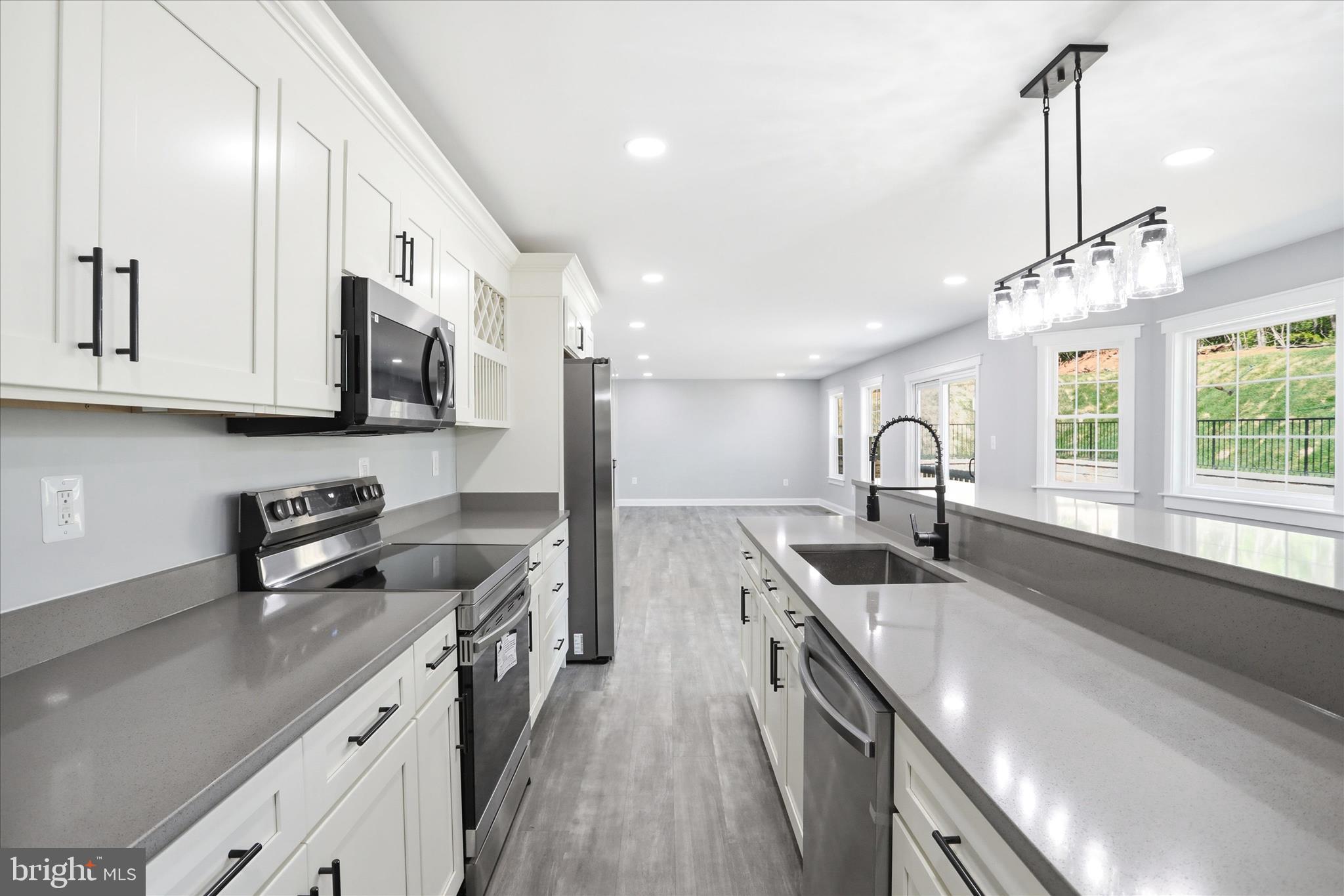 WARREN E CARSON EST - Residential