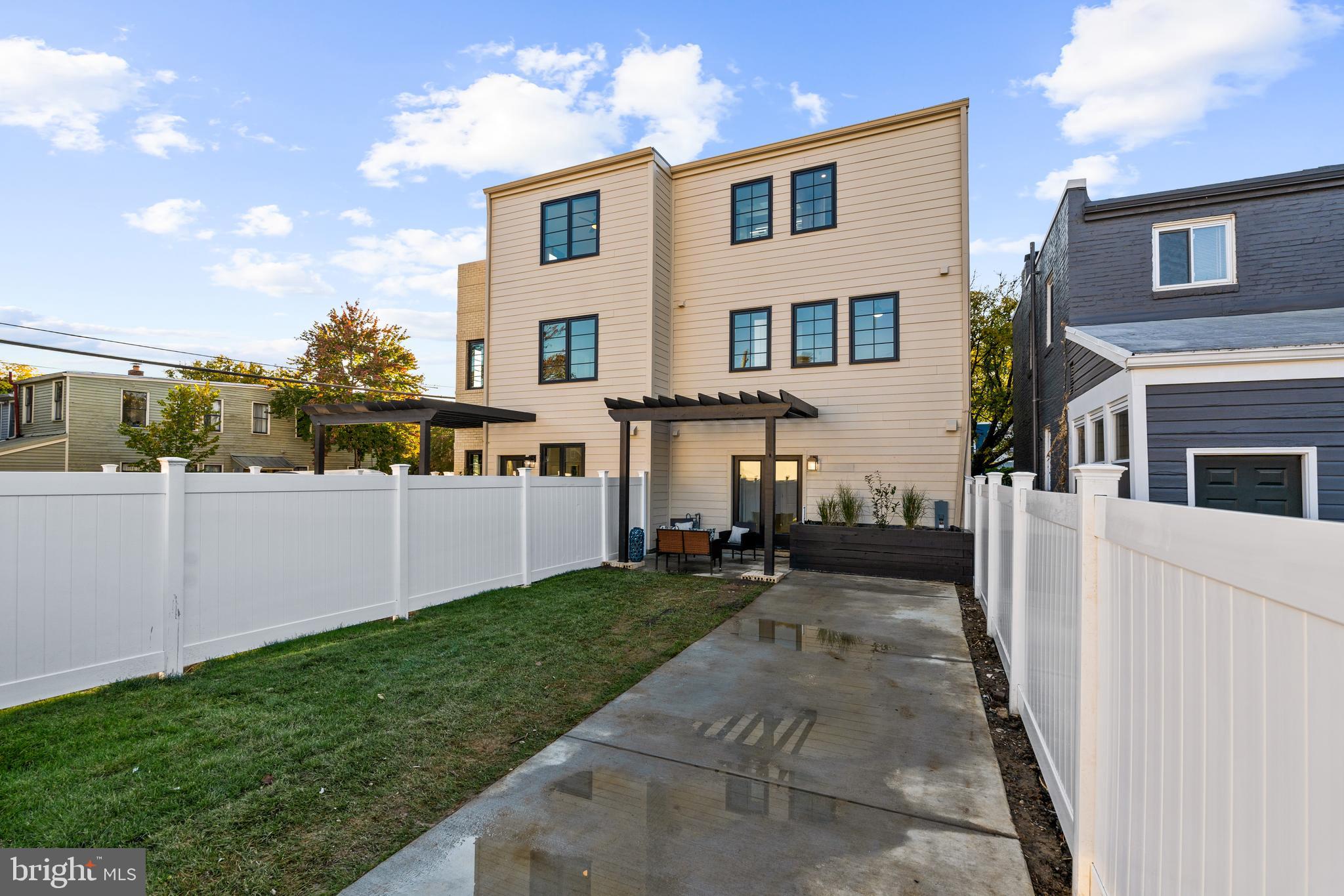 PARKER GRAY - Residential