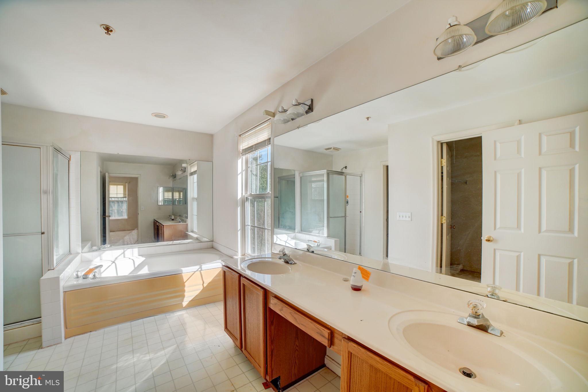 COLLINGTON ESTATES - Residential