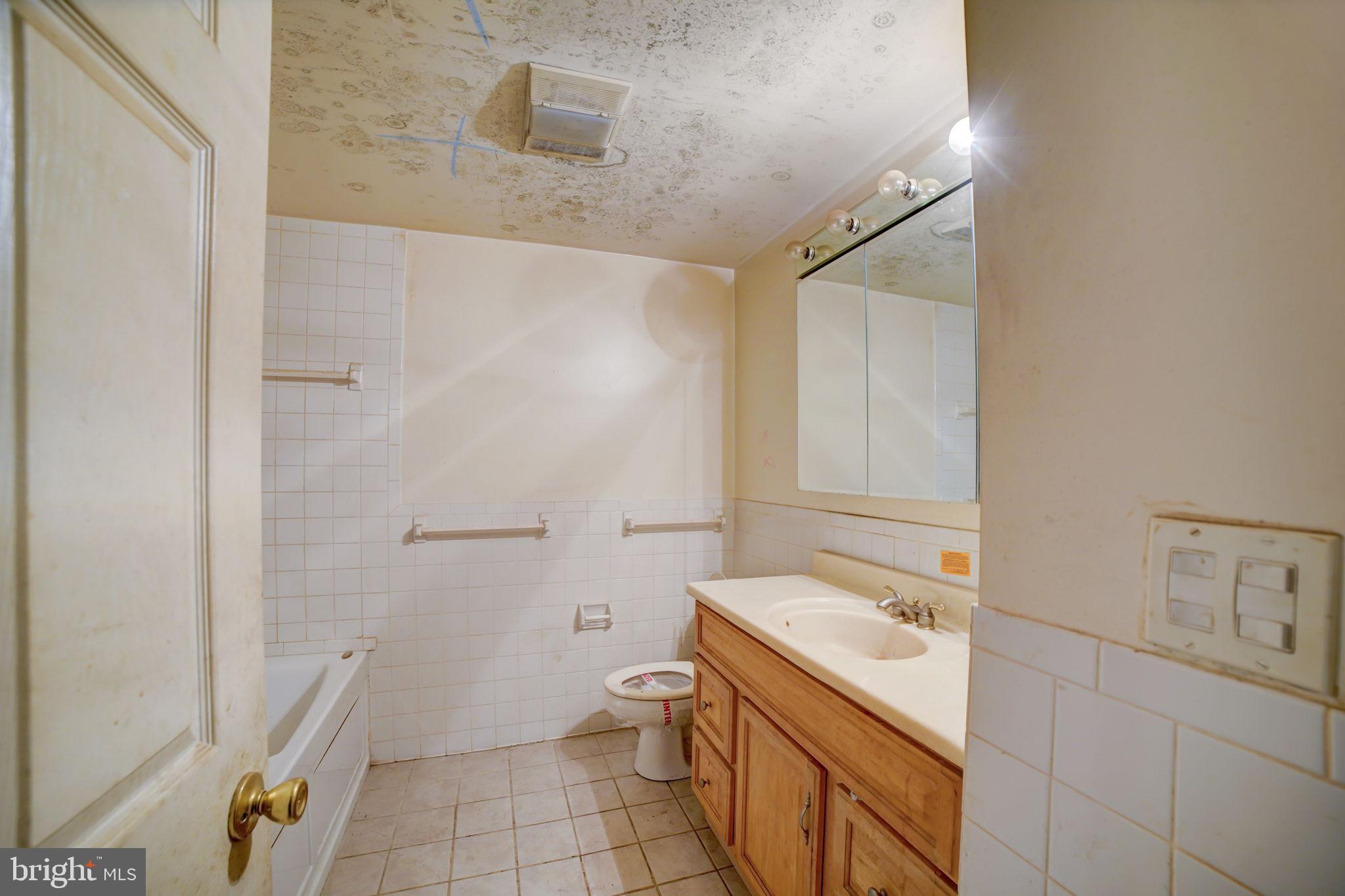 COLLINGTON ESTATES - Residential