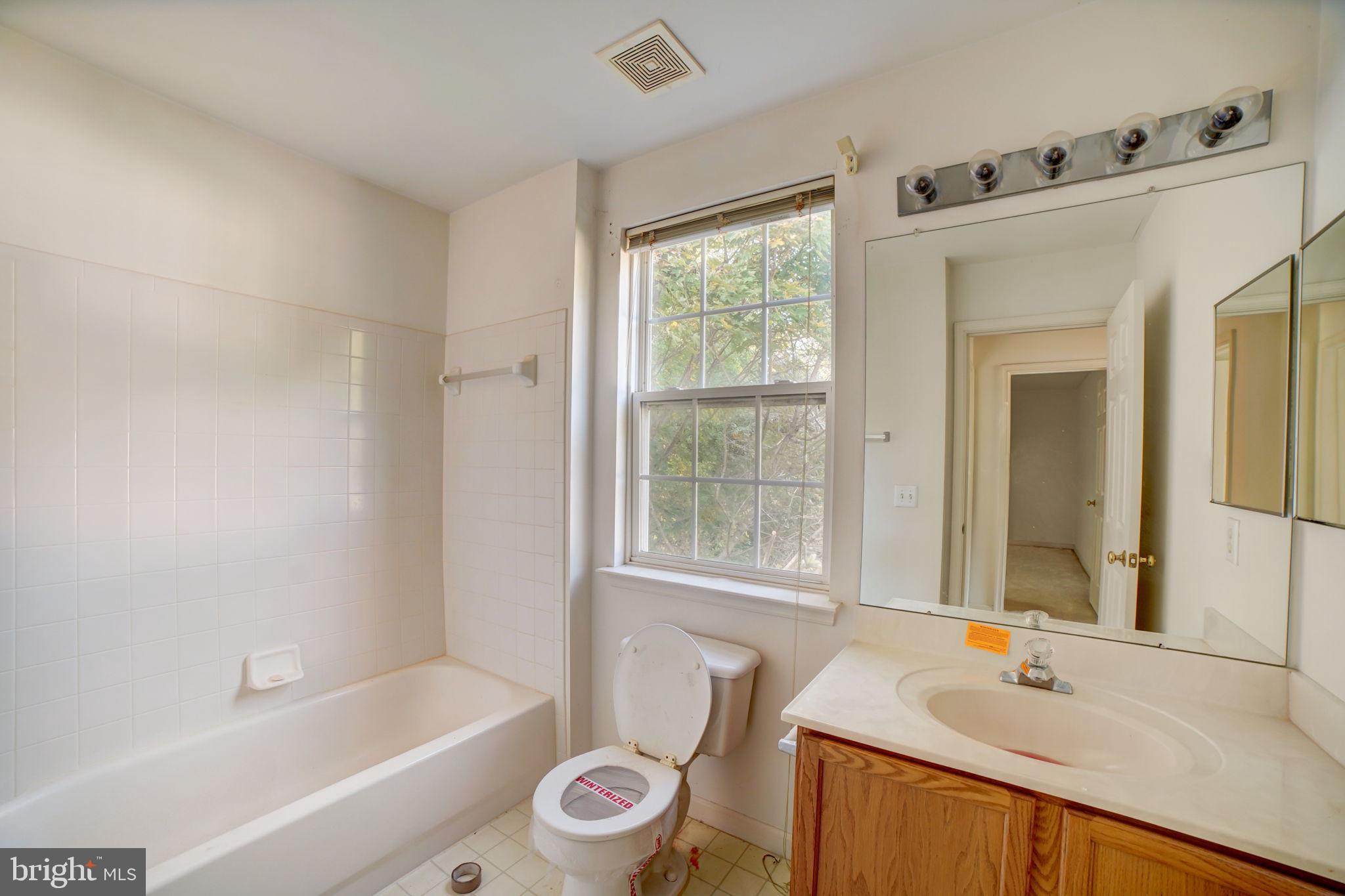 COLLINGTON ESTATES - Residential