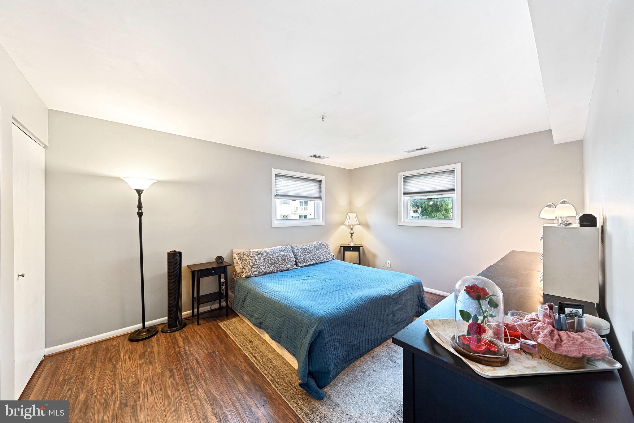 WARREN LODGE CONDOMINIUMS - Residential