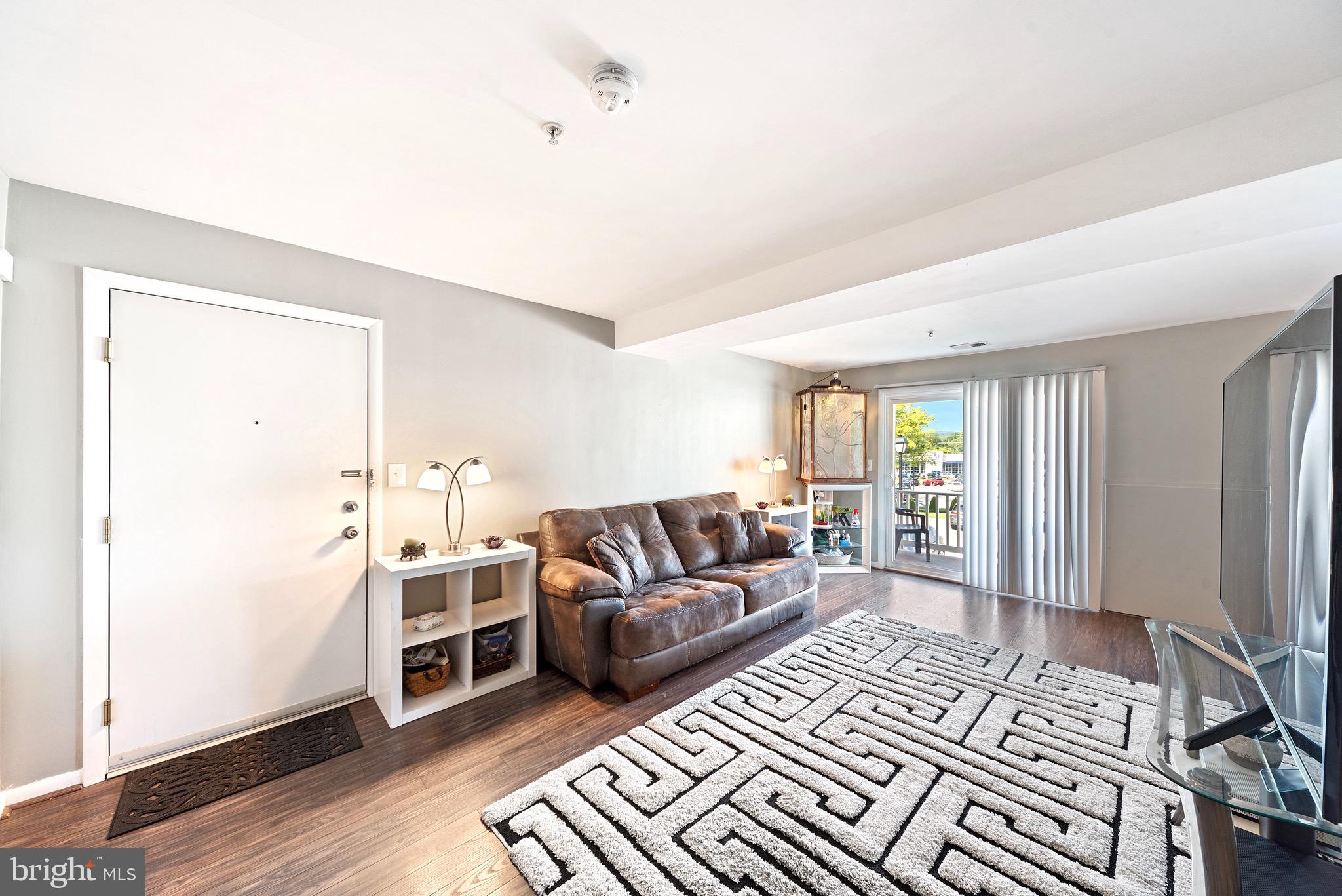 WARREN LODGE CONDOMINIUMS - Residential