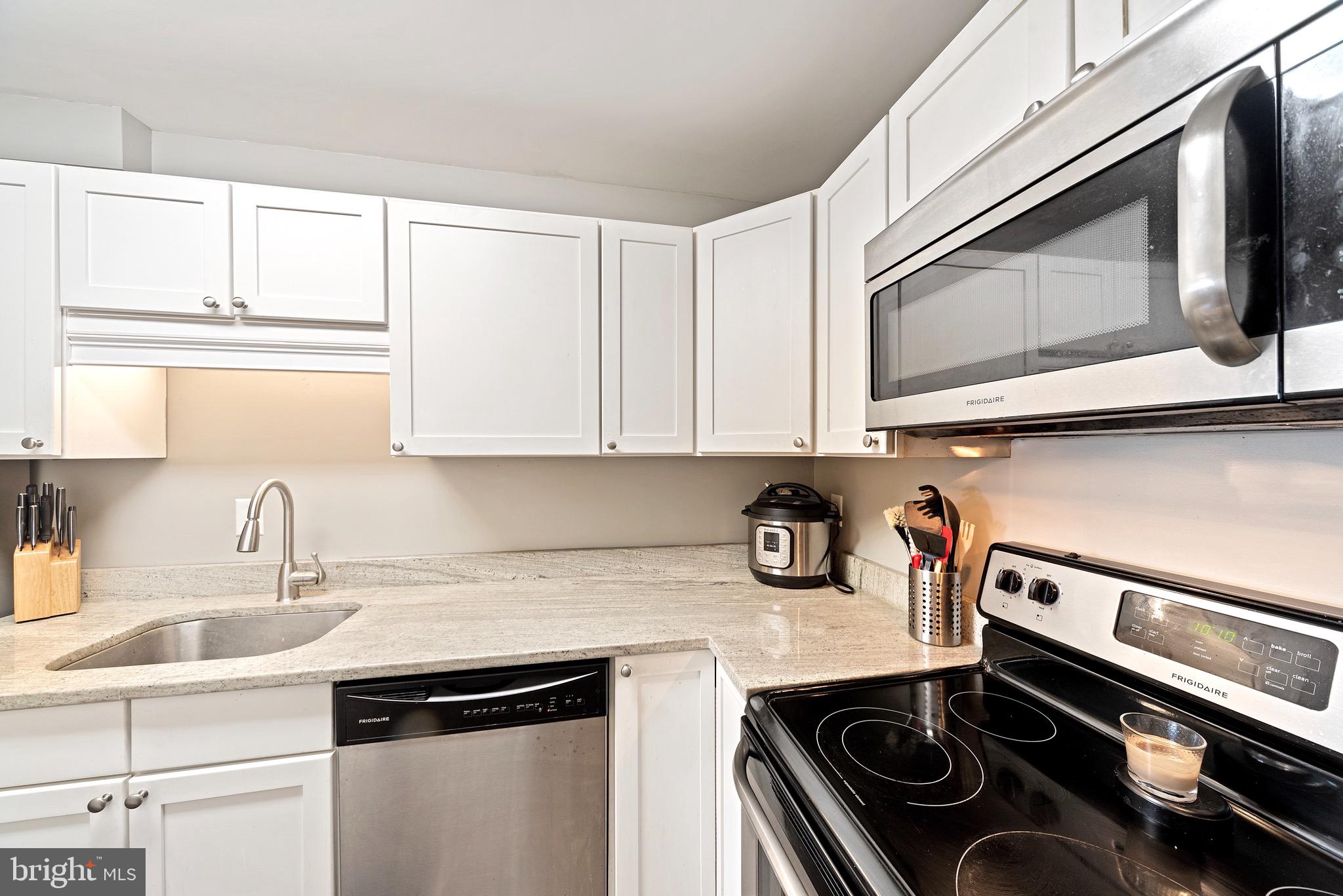 WARREN LODGE CONDOMINIUMS - Residential