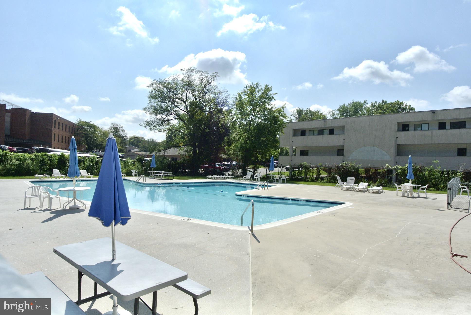 WARREN LODGE CONDOMINIUMS - Residential