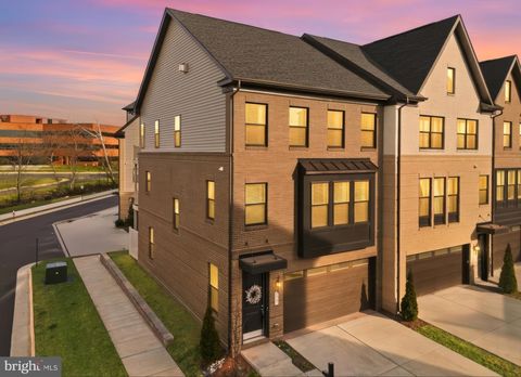 4901 LONGMIRE WAY CHANTILLY VA 20151