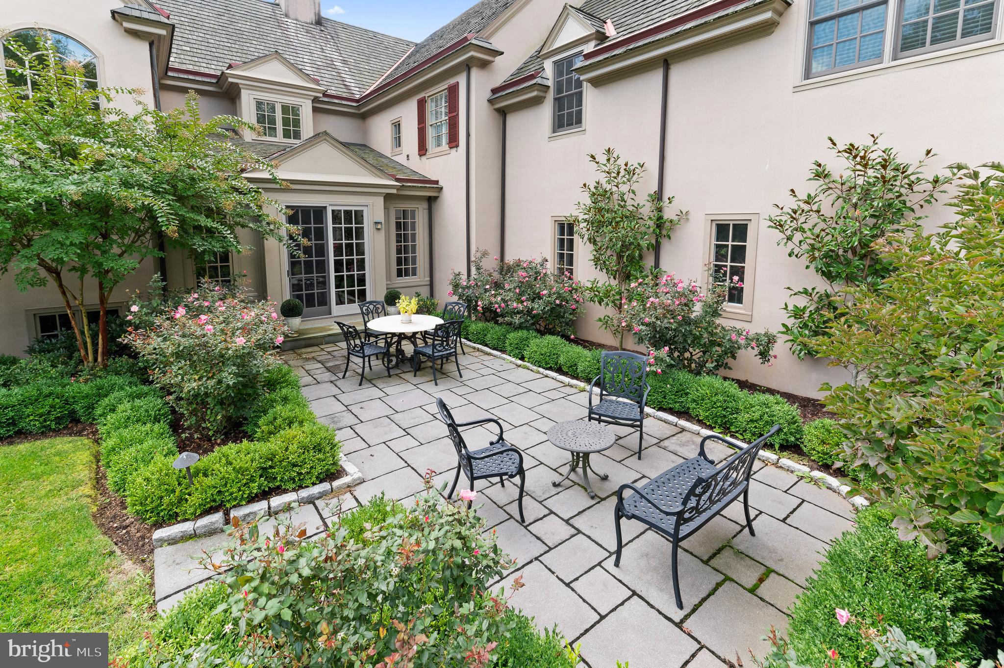 RADNOR HUNT - Residential