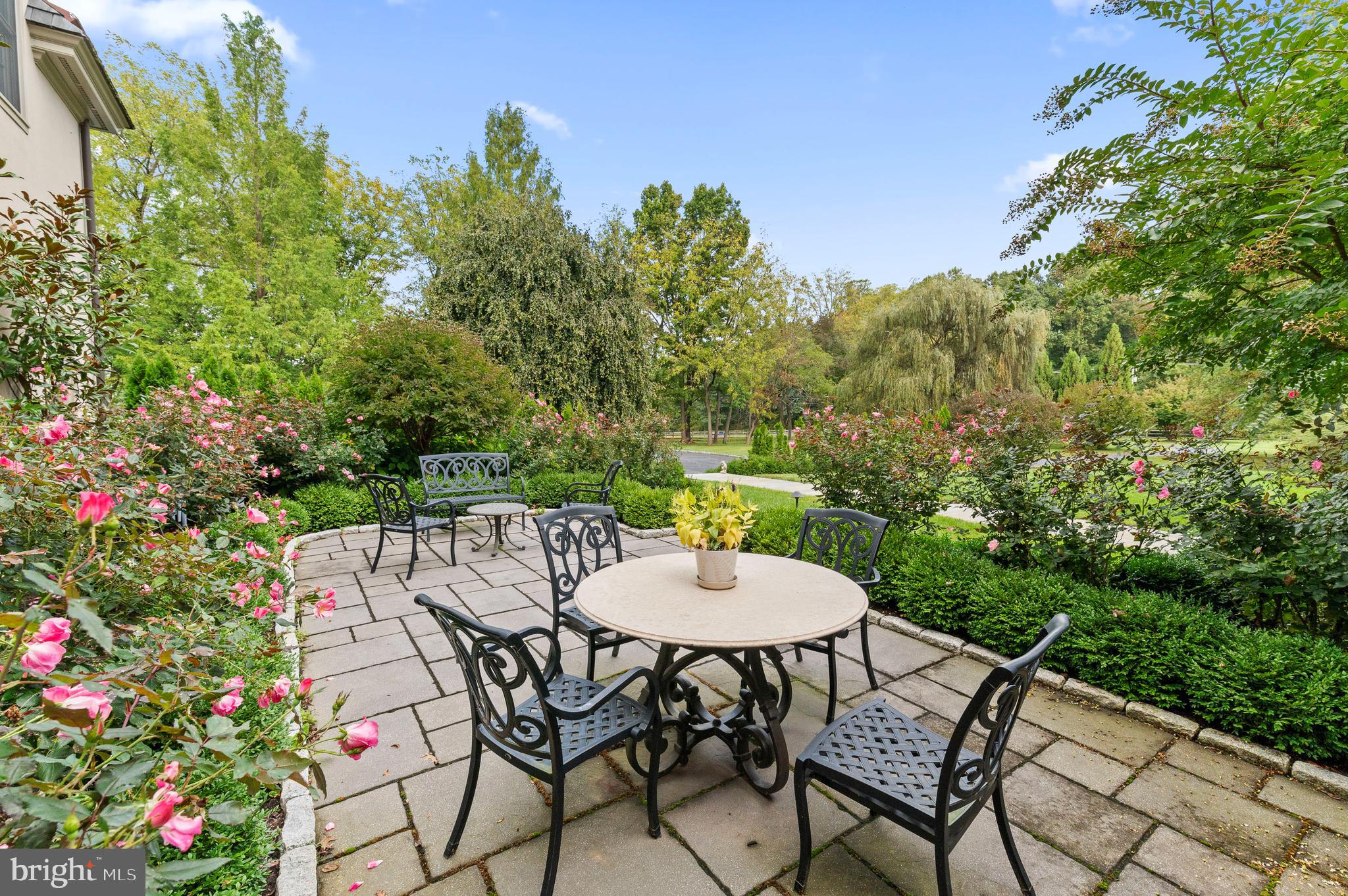 RADNOR HUNT - Residential