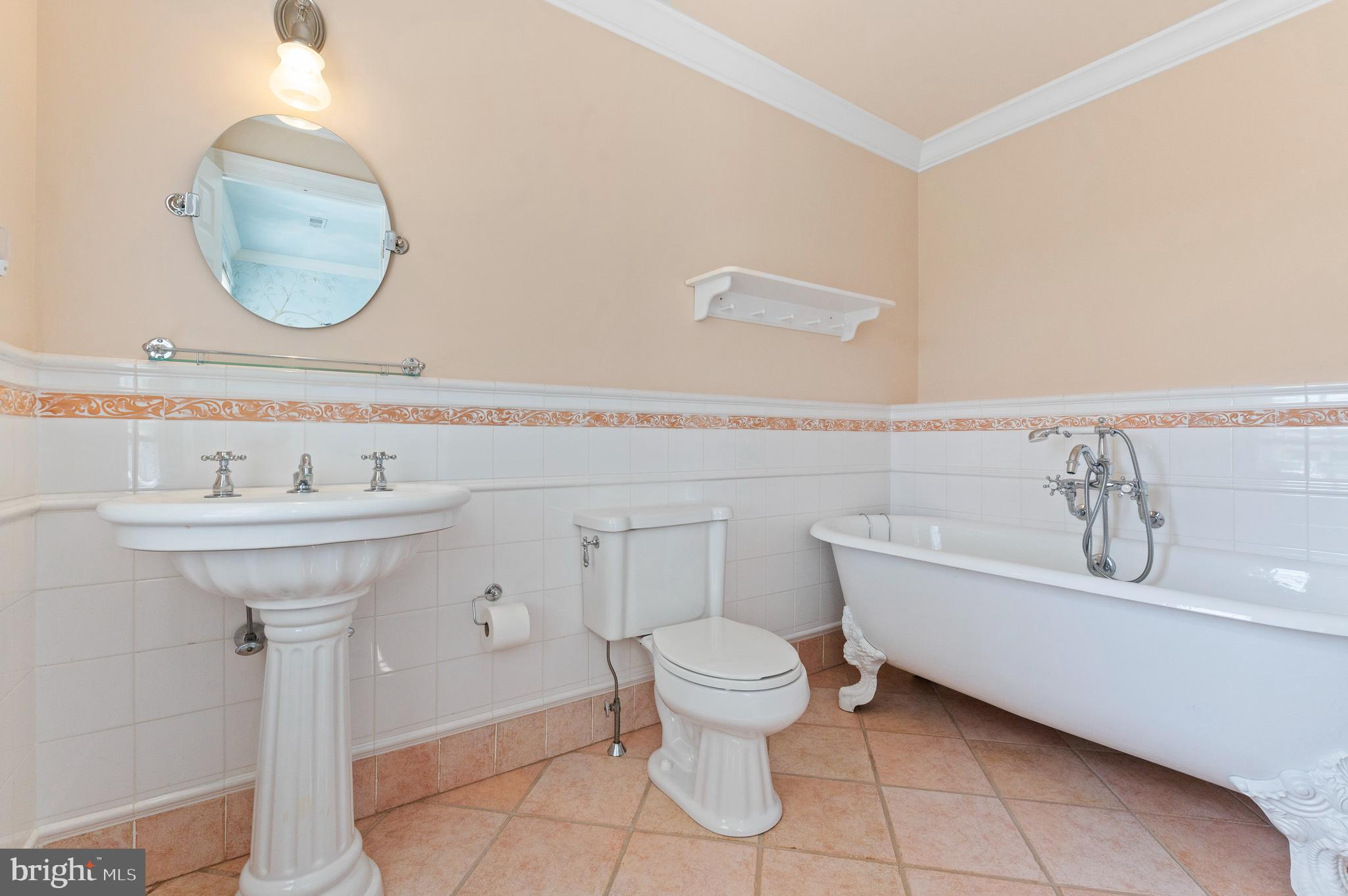 RADNOR HUNT - Residential