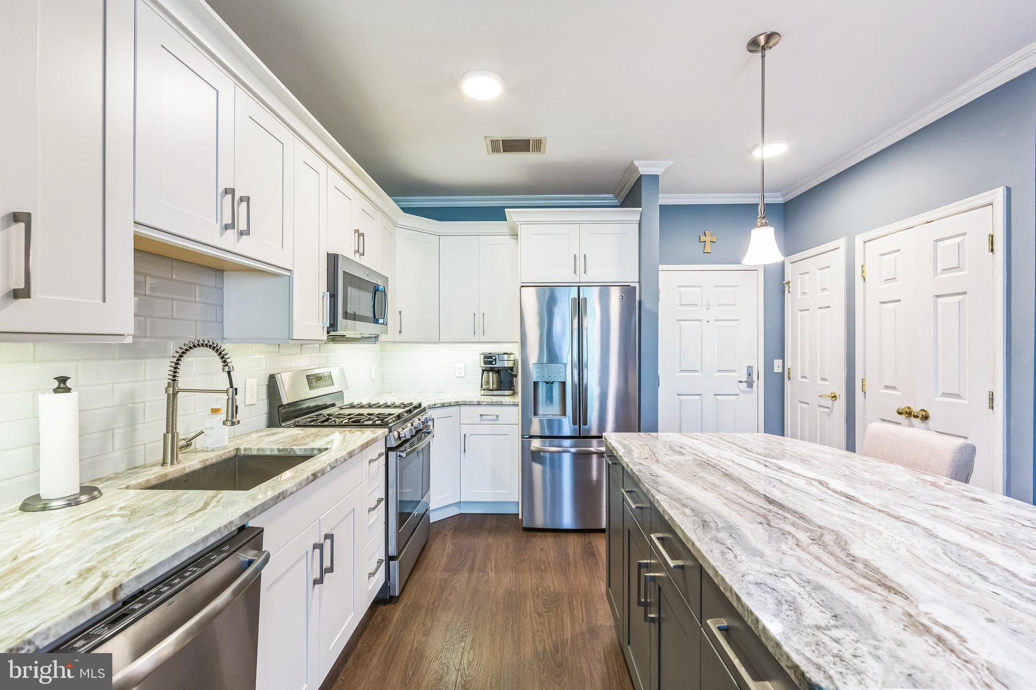 THE GRANDE AT RIVERVIEW - Residential