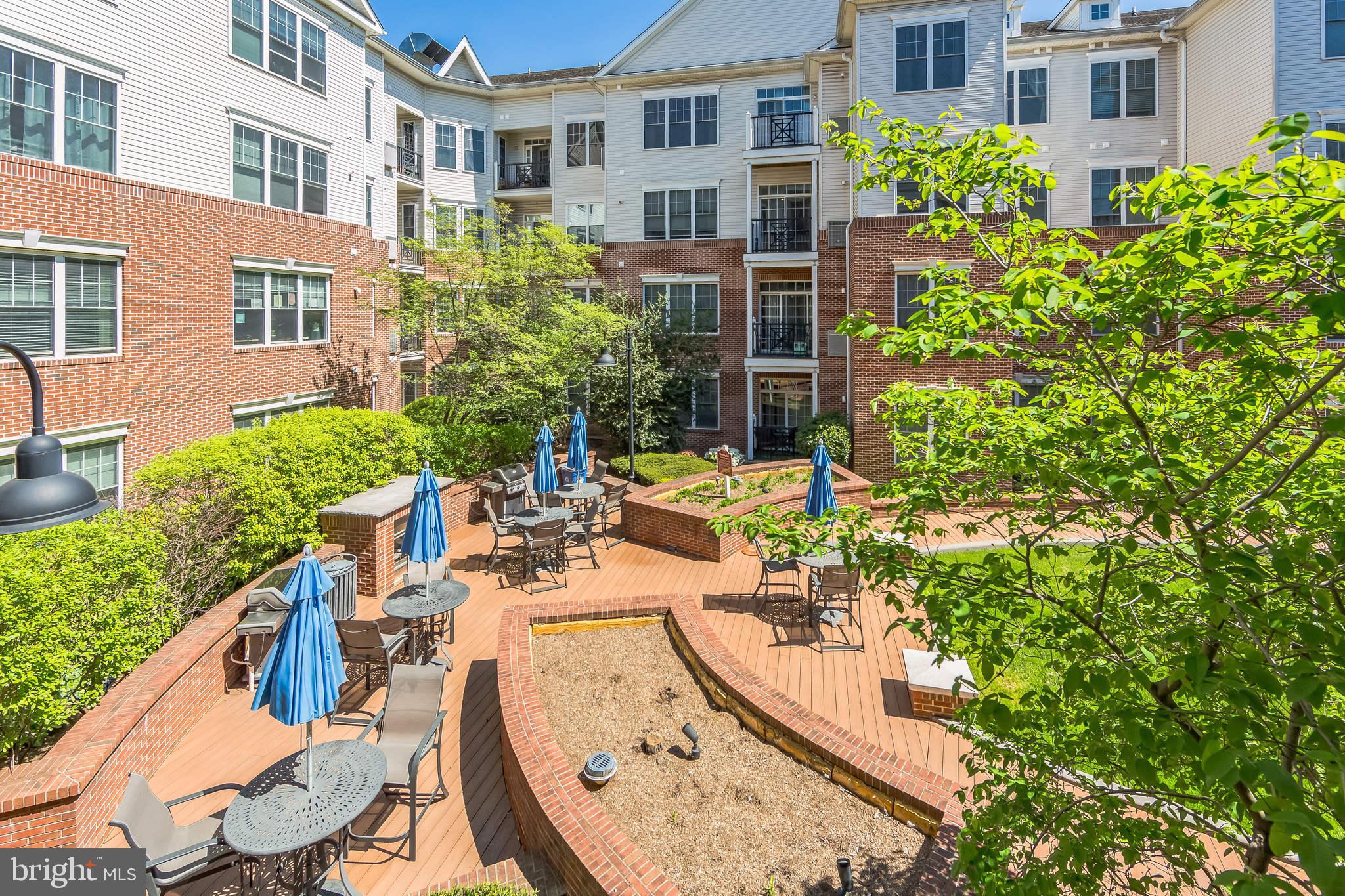 THE GRANDE AT RIVERVIEW - Residential