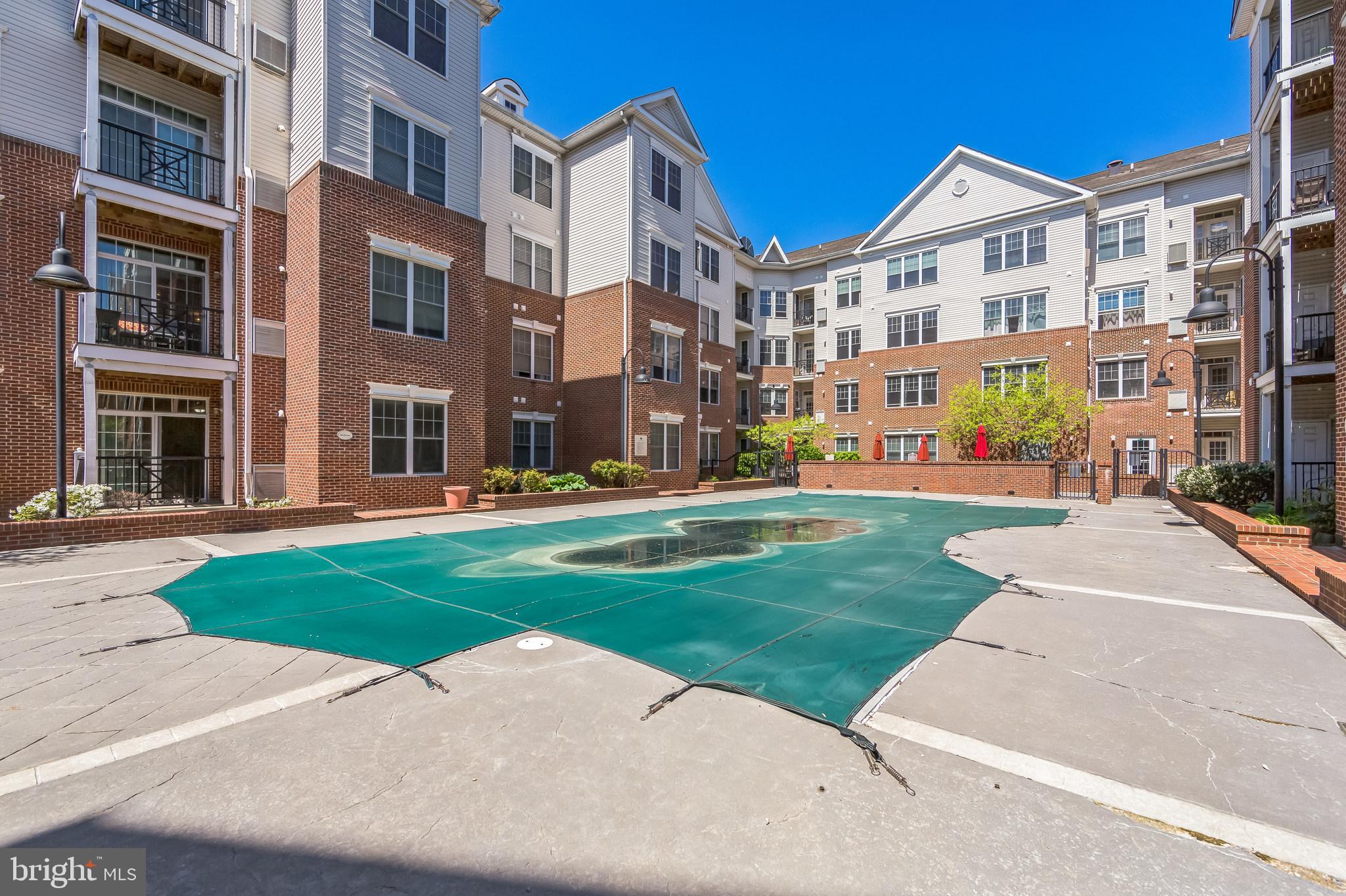 THE GRANDE AT RIVERVIEW - Residential