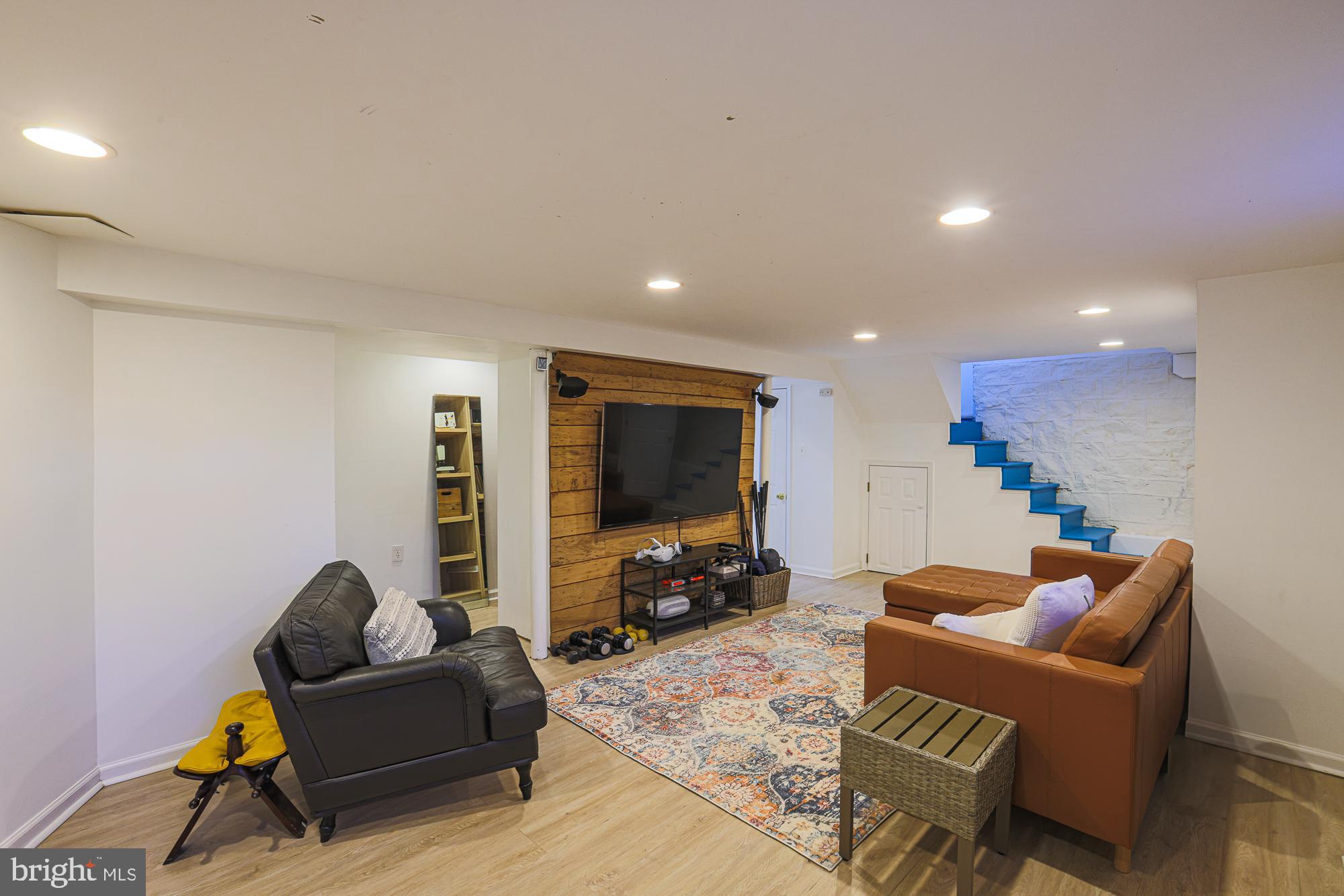 LAKE EVESHAM - Residential