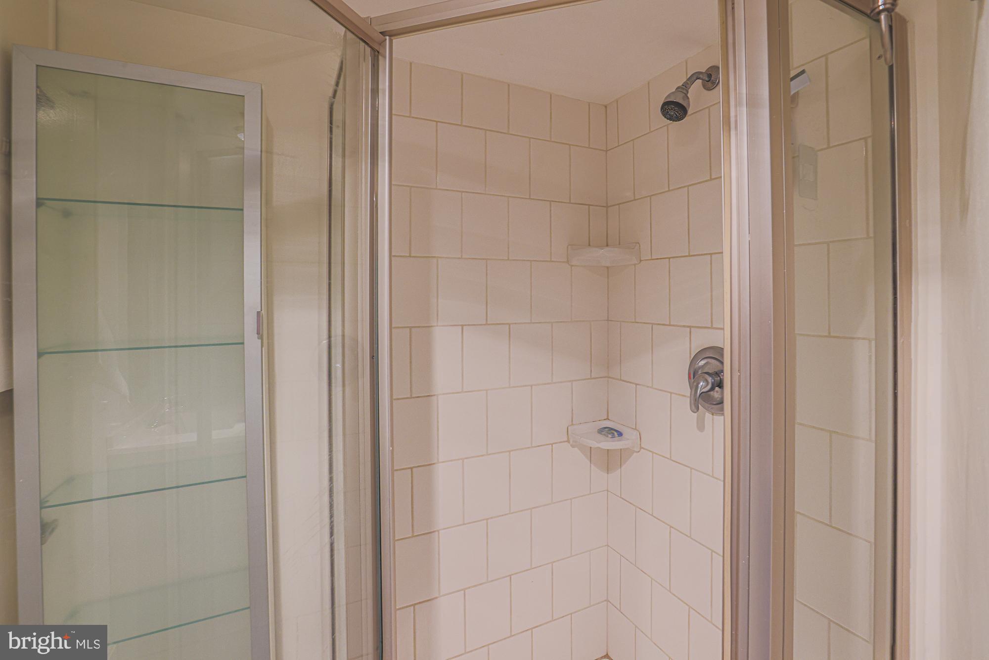 LAKE EVESHAM - Residential