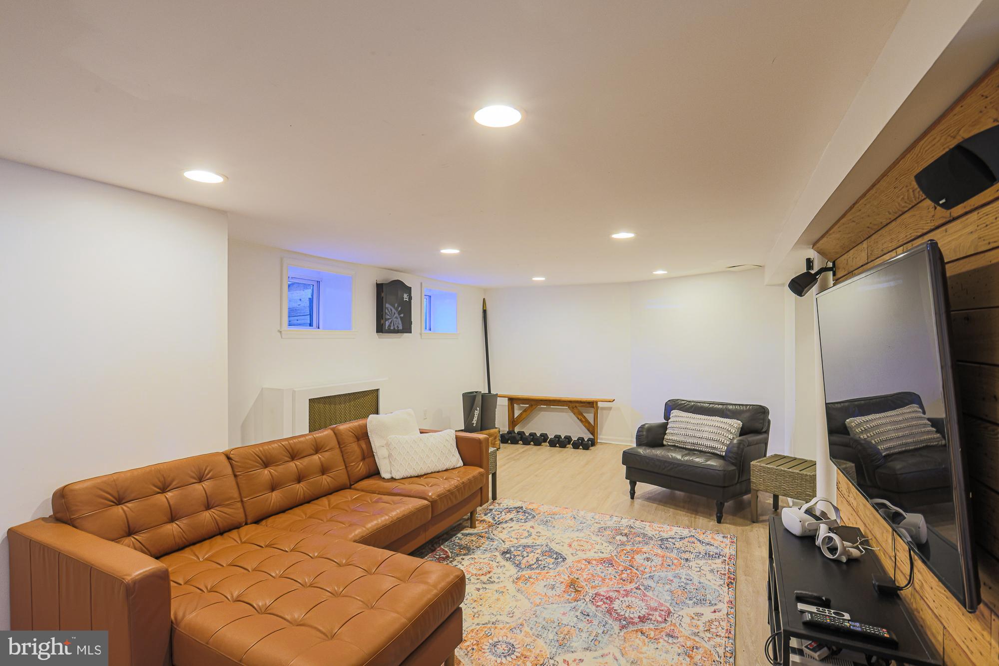 LAKE EVESHAM - Residential