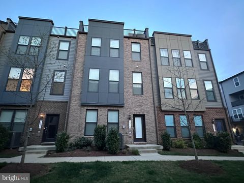 Photo of 2315 Liberty Loop, HERNDON, VA 20171 (MLS # VAFX2303528)