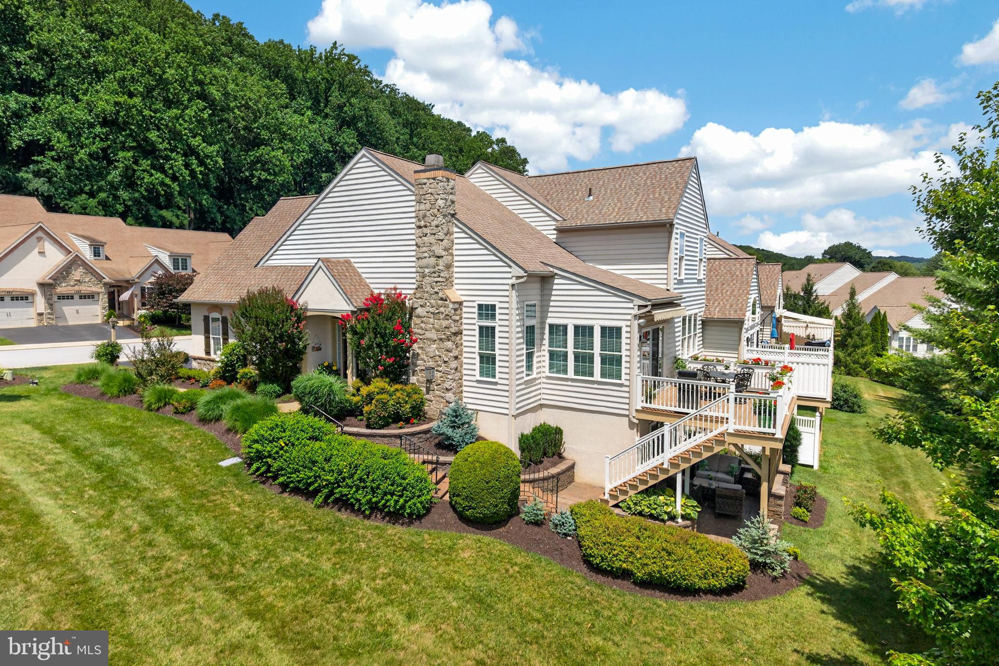 1467 N RED MAPLE WAY