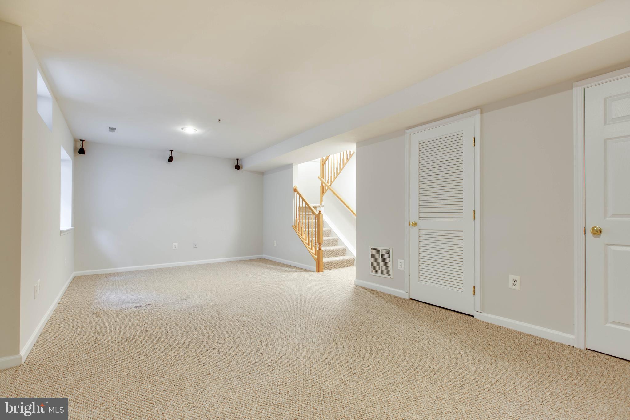 STOCKBRIDGE OVERLOOK - Residential Lease