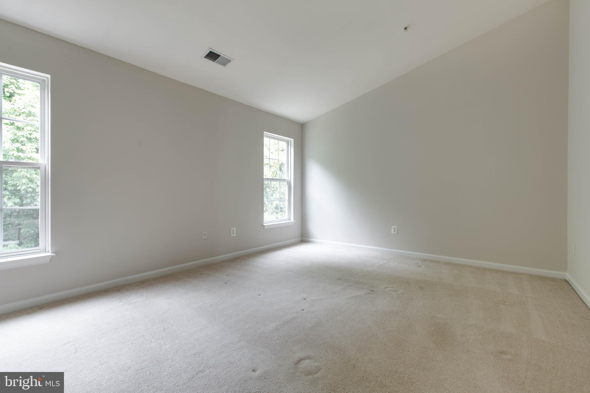 STOCKBRIDGE OVERLOOK - Residential Lease