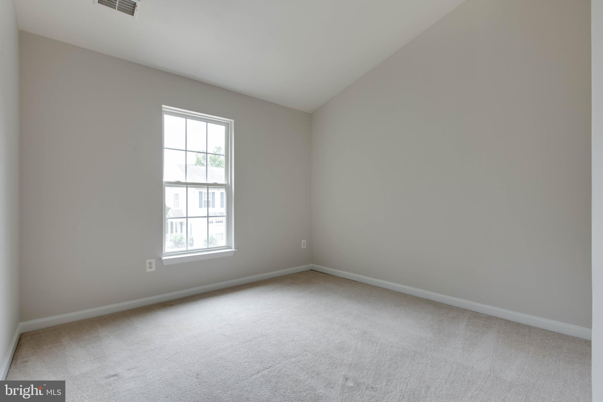 STOCKBRIDGE OVERLOOK - Residential Lease