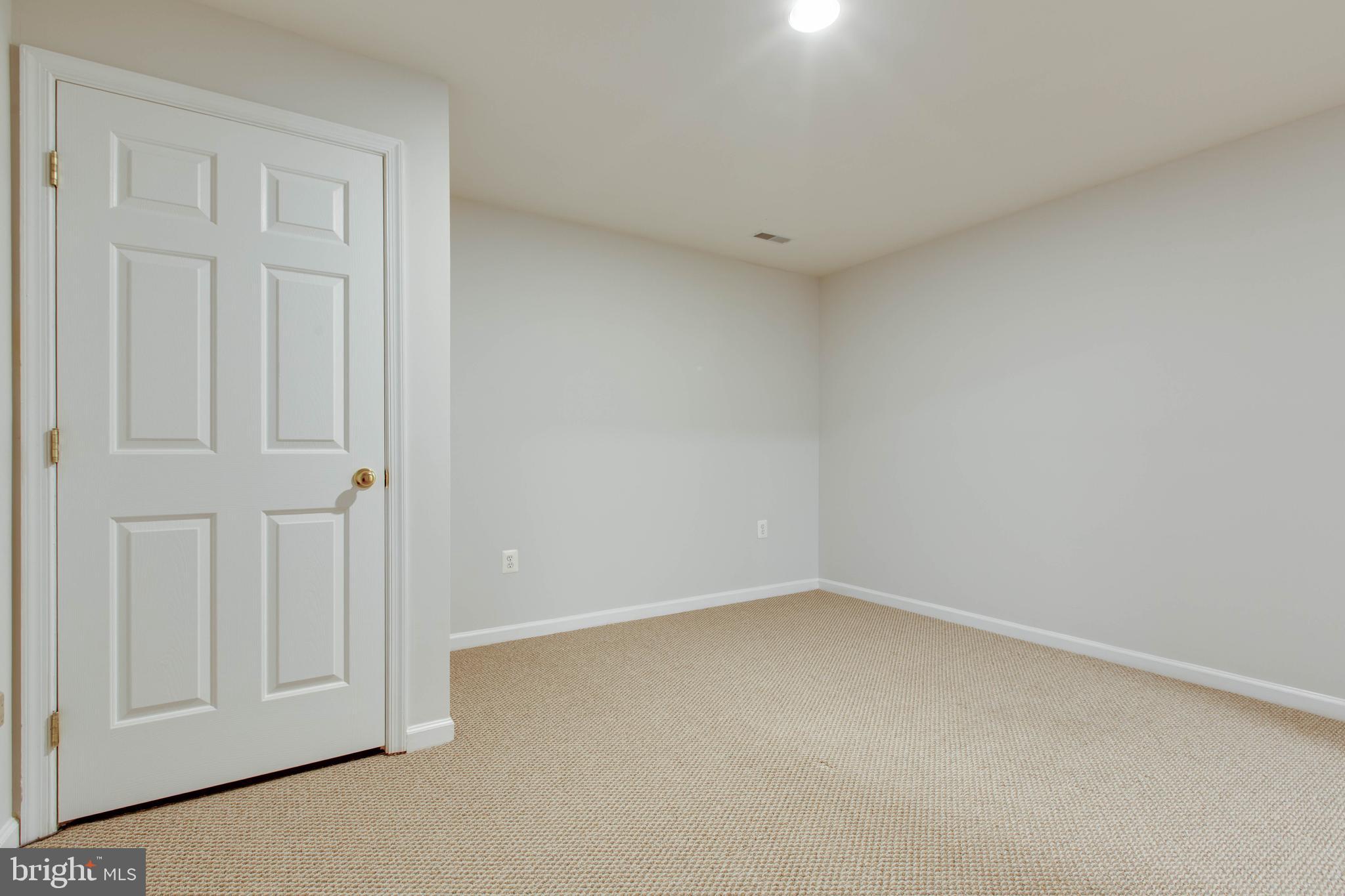 STOCKBRIDGE OVERLOOK - Residential Lease