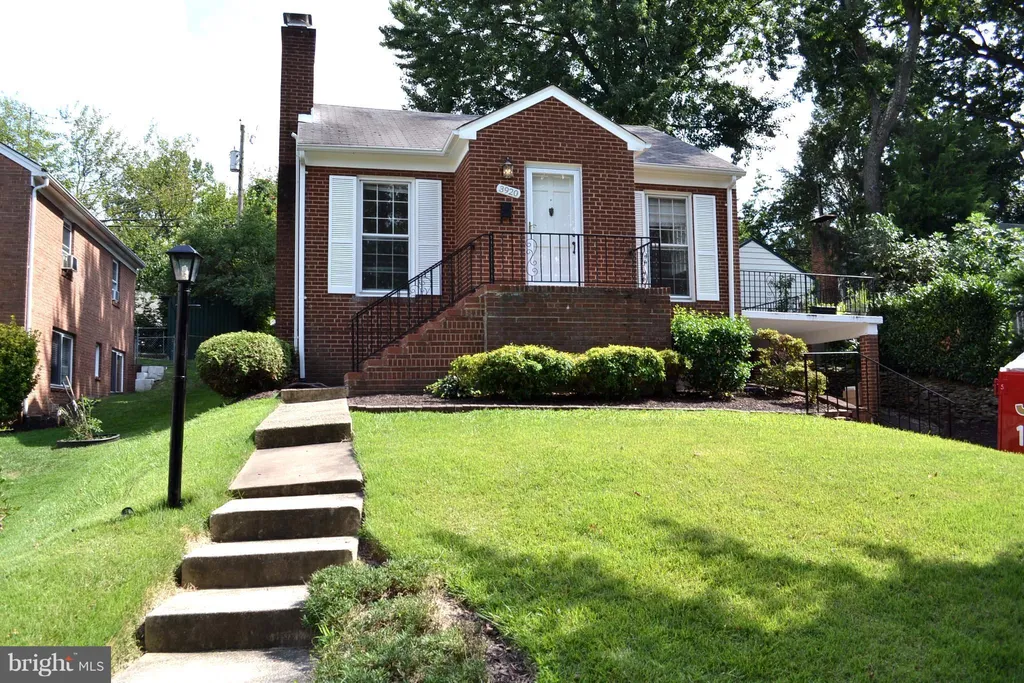 3920 6th Street S, Arlington, VA 22204