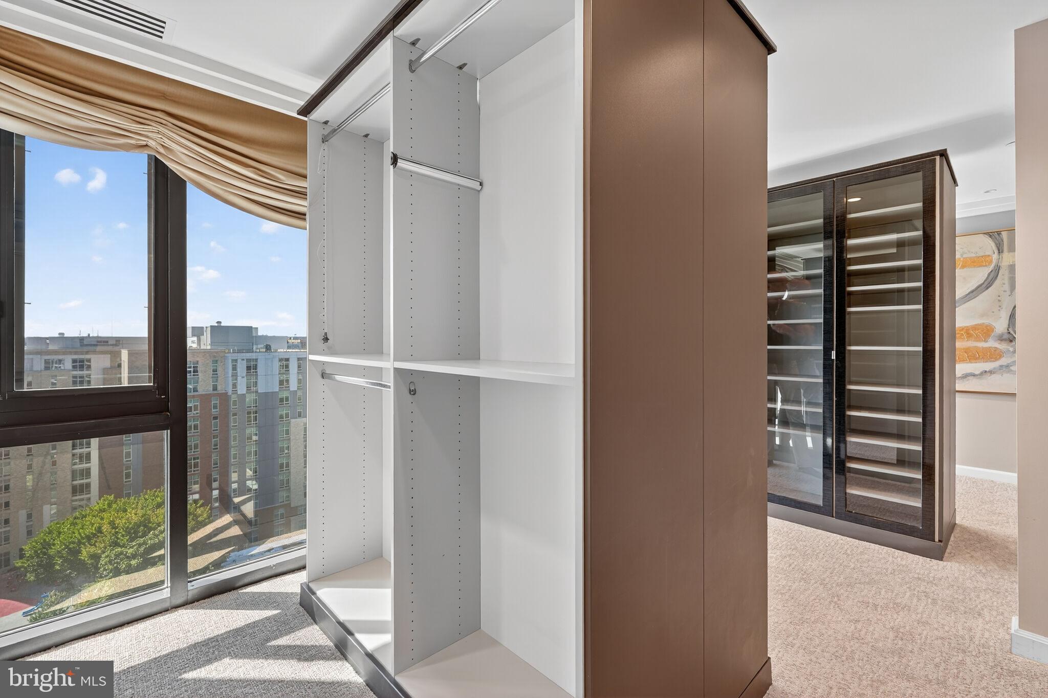 ROSSLYN - Residential