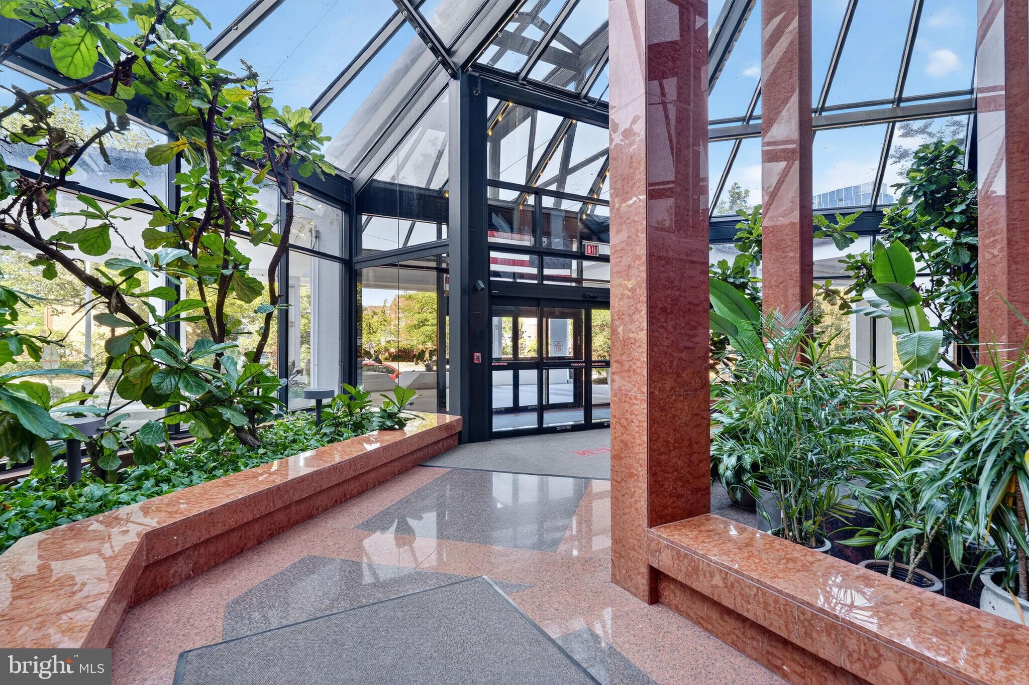 ROSSLYN - Residential