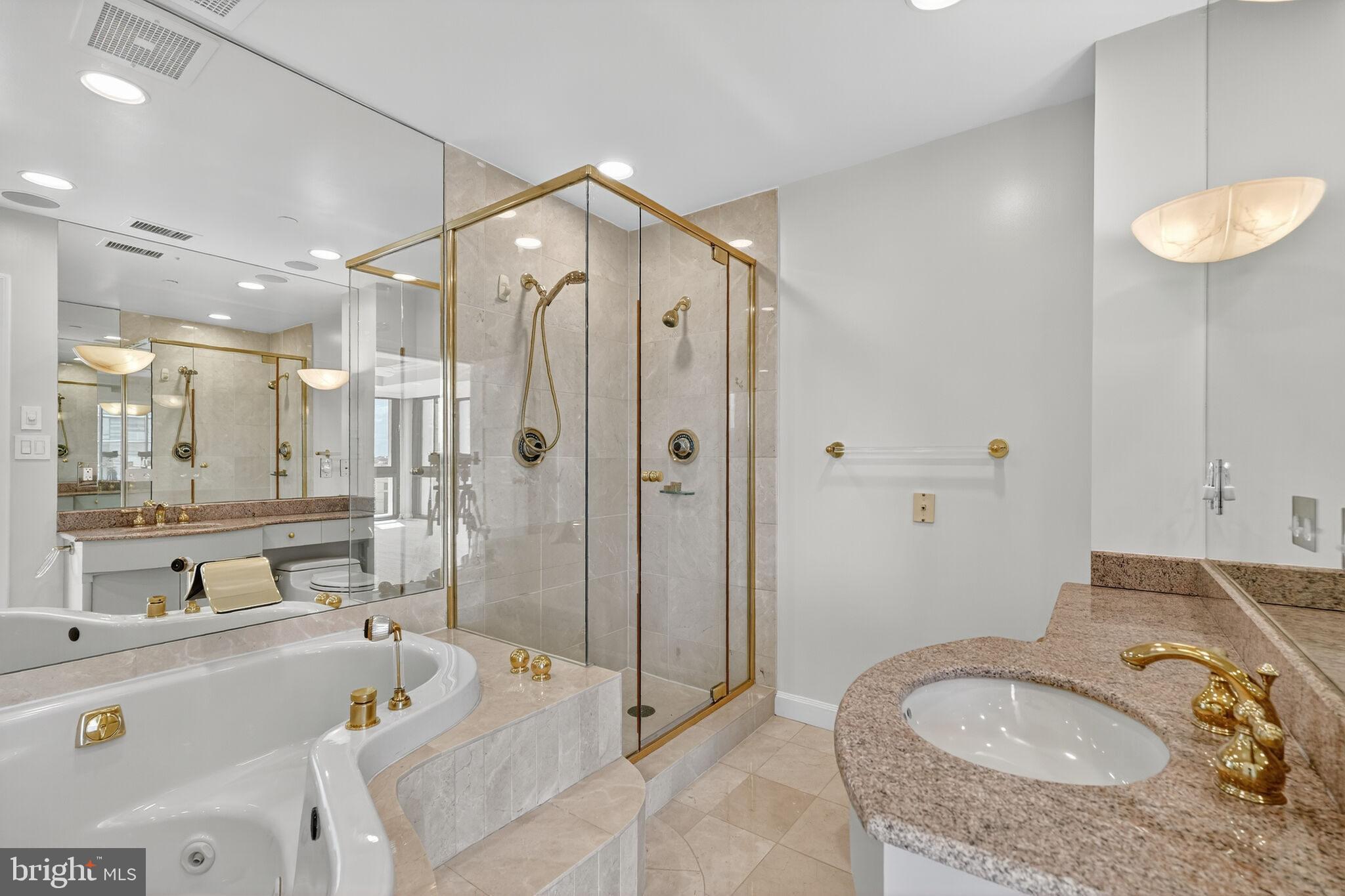 ROSSLYN - Residential