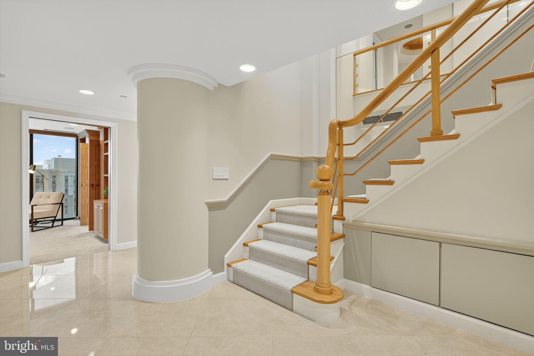 ROSSLYN - Residential