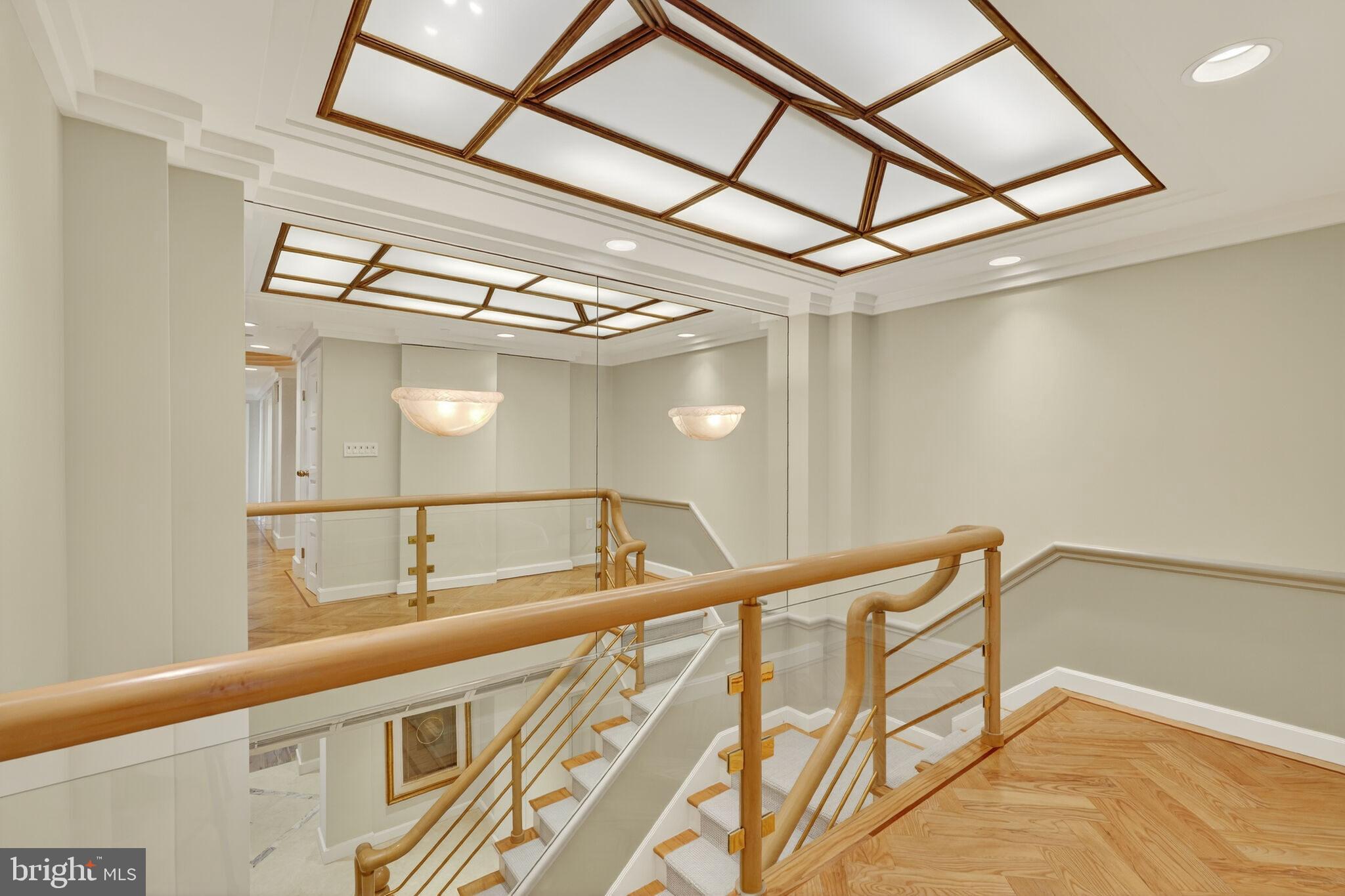 ROSSLYN - Residential