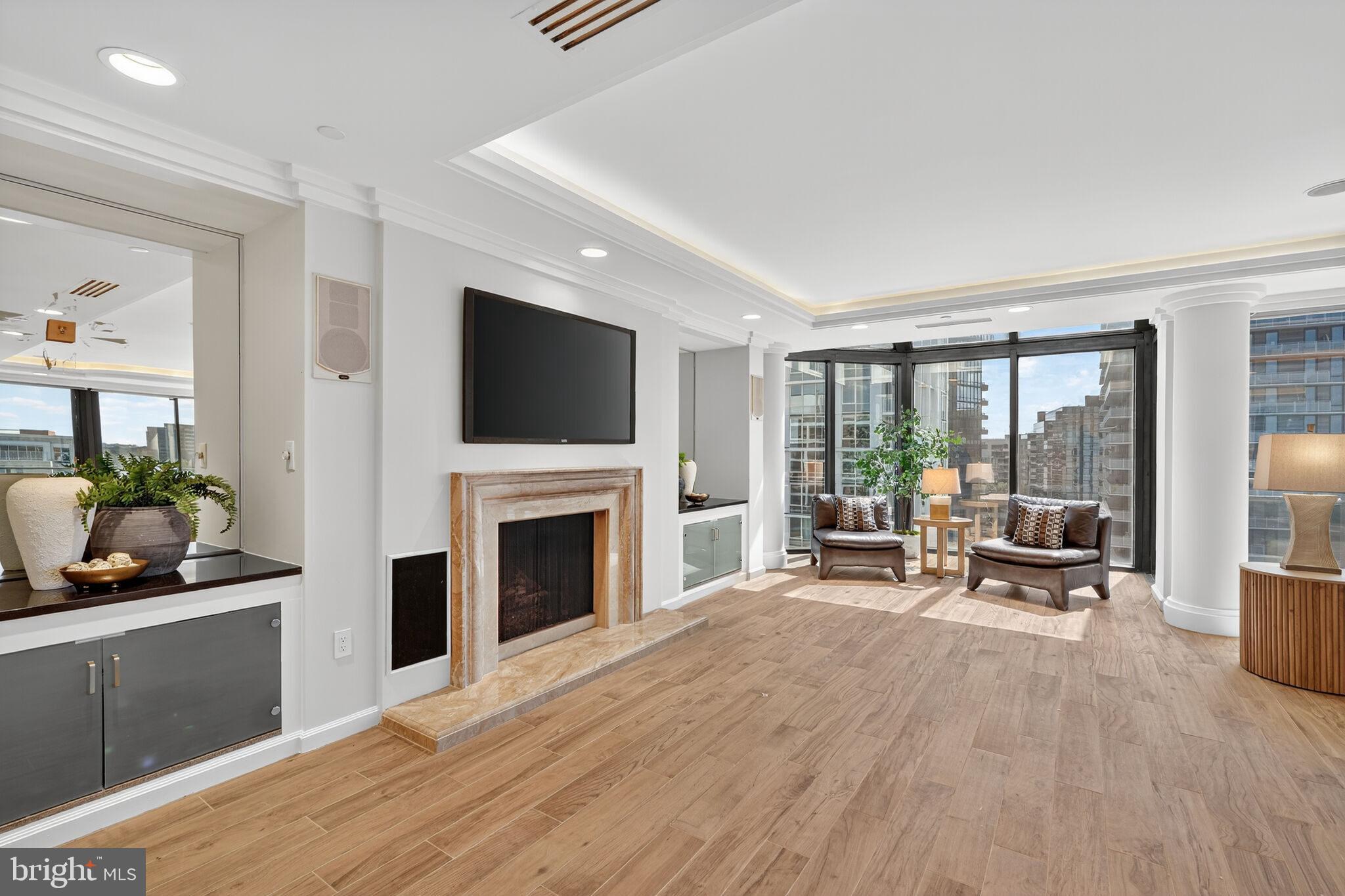 ROSSLYN - Residential