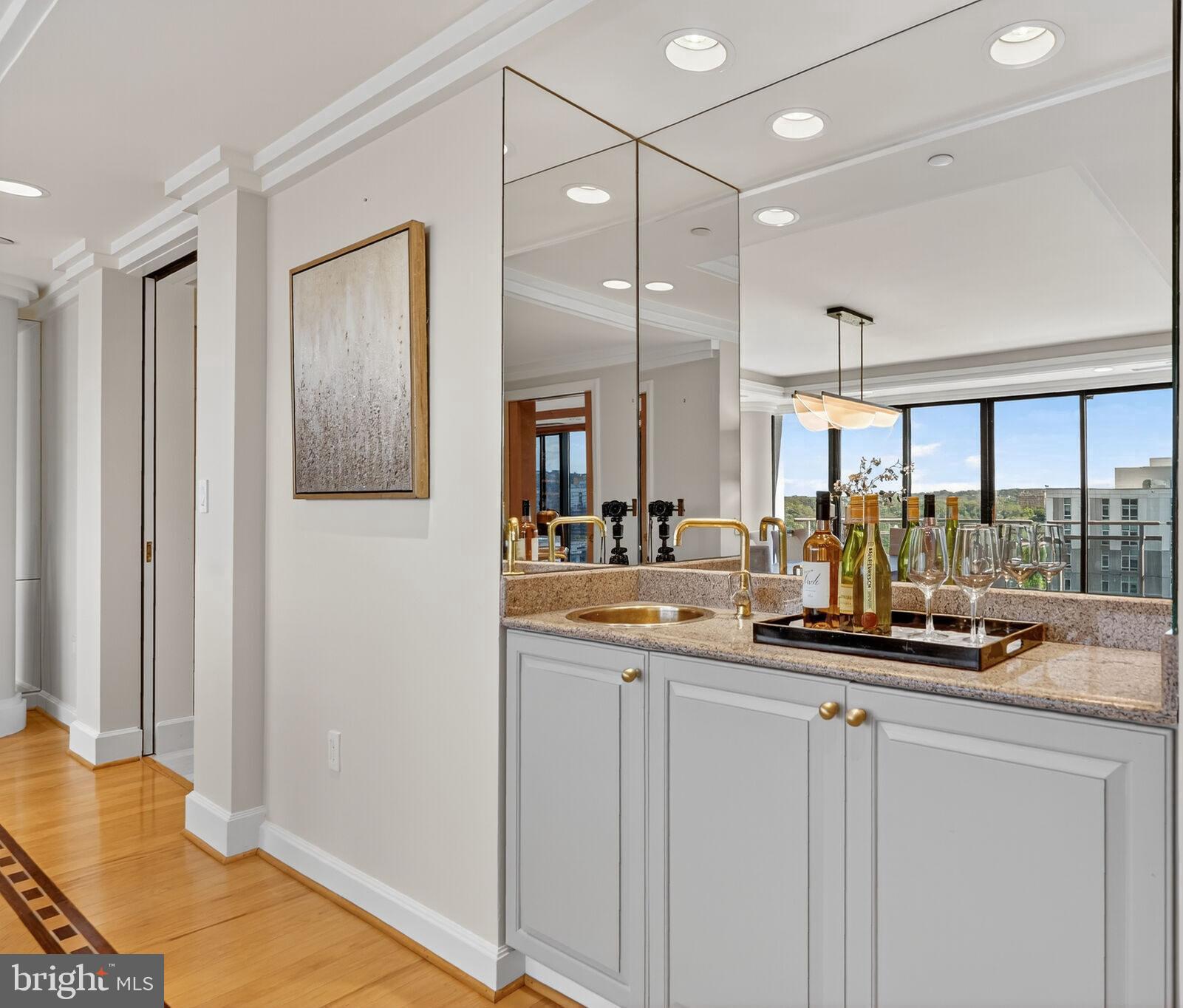 ROSSLYN - Residential