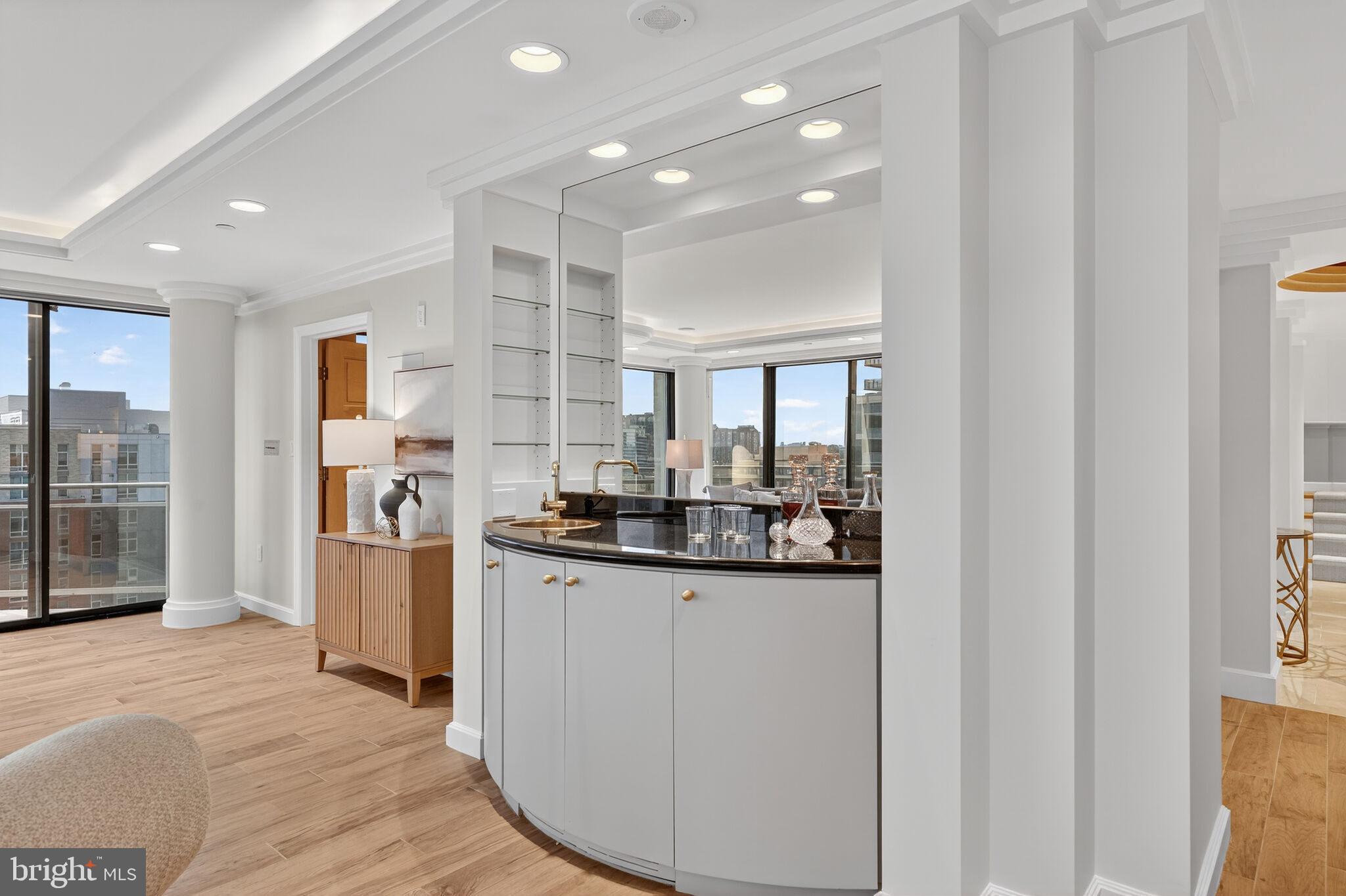 ROSSLYN - Residential