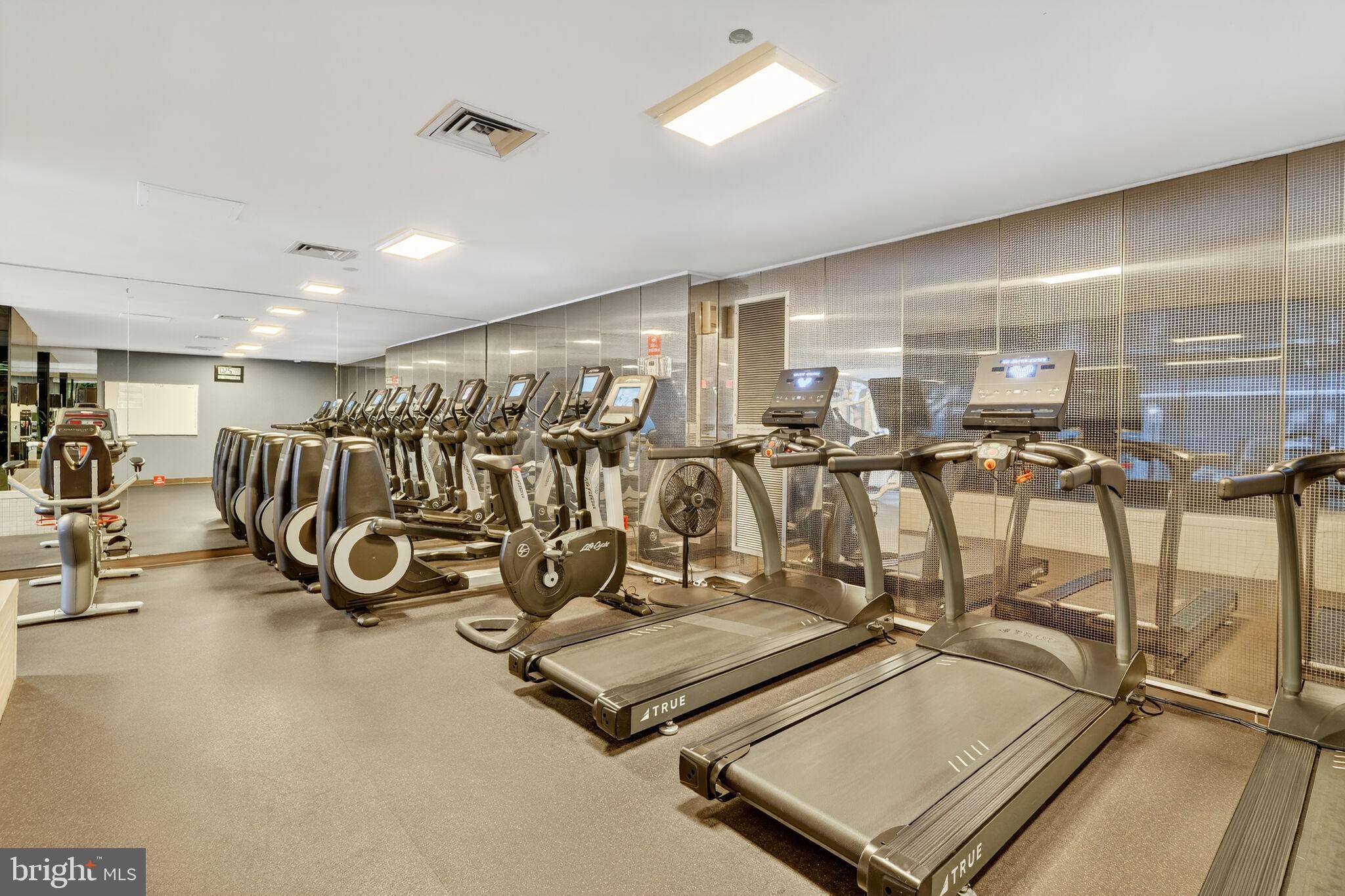 ROSSLYN - Residential