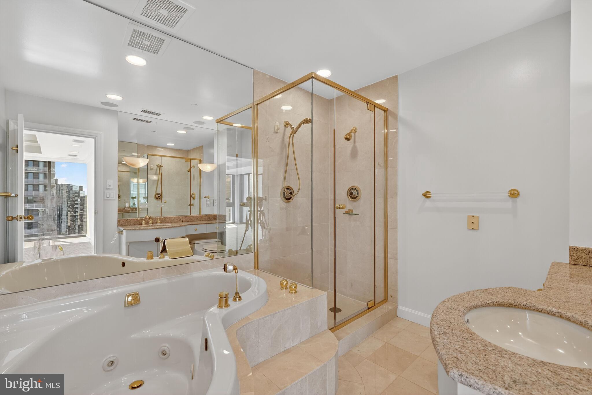 ROSSLYN - Residential